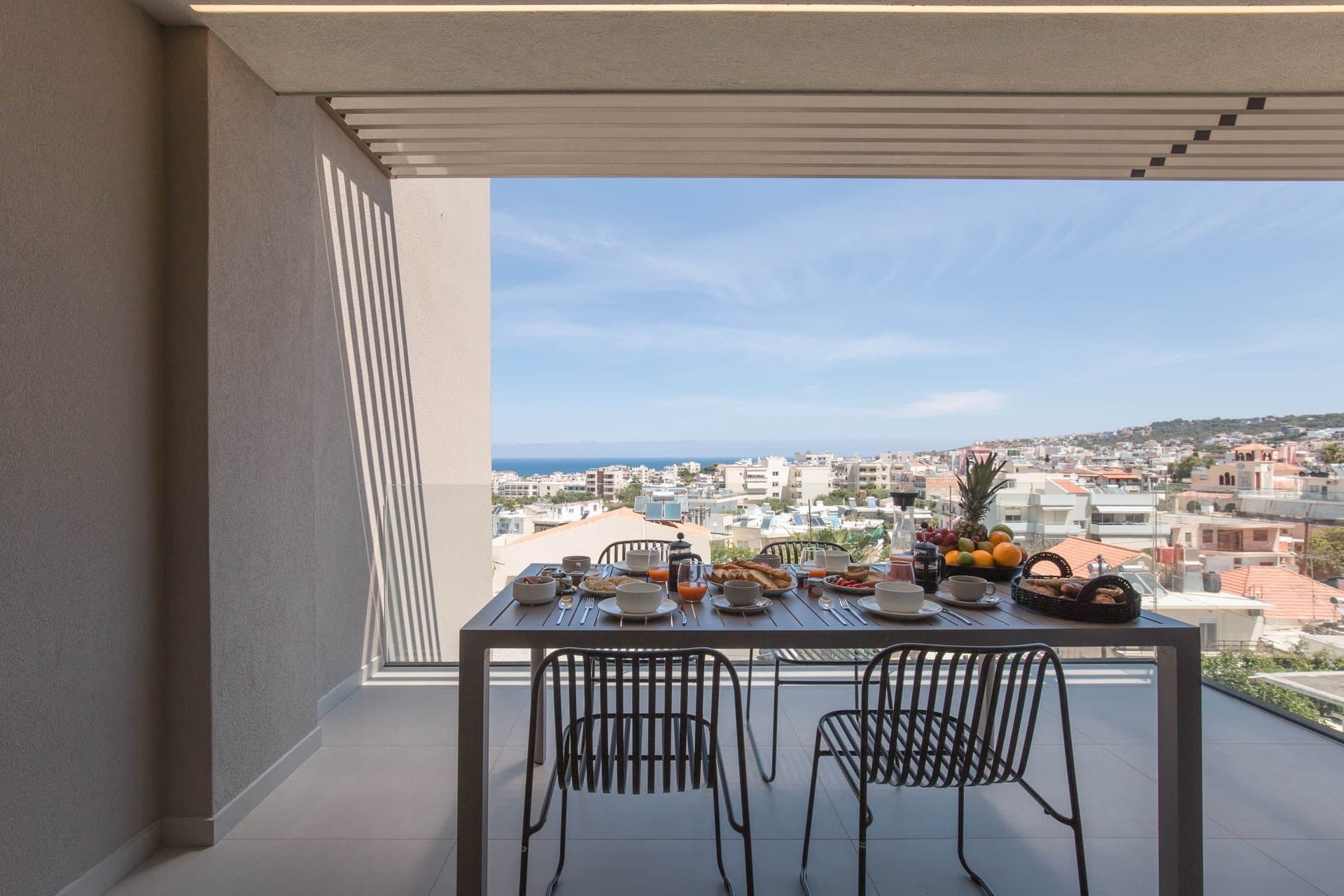 Master Suite with Indoor Jetted Tub and Panoramic View, Chania – photo 11 of 18
