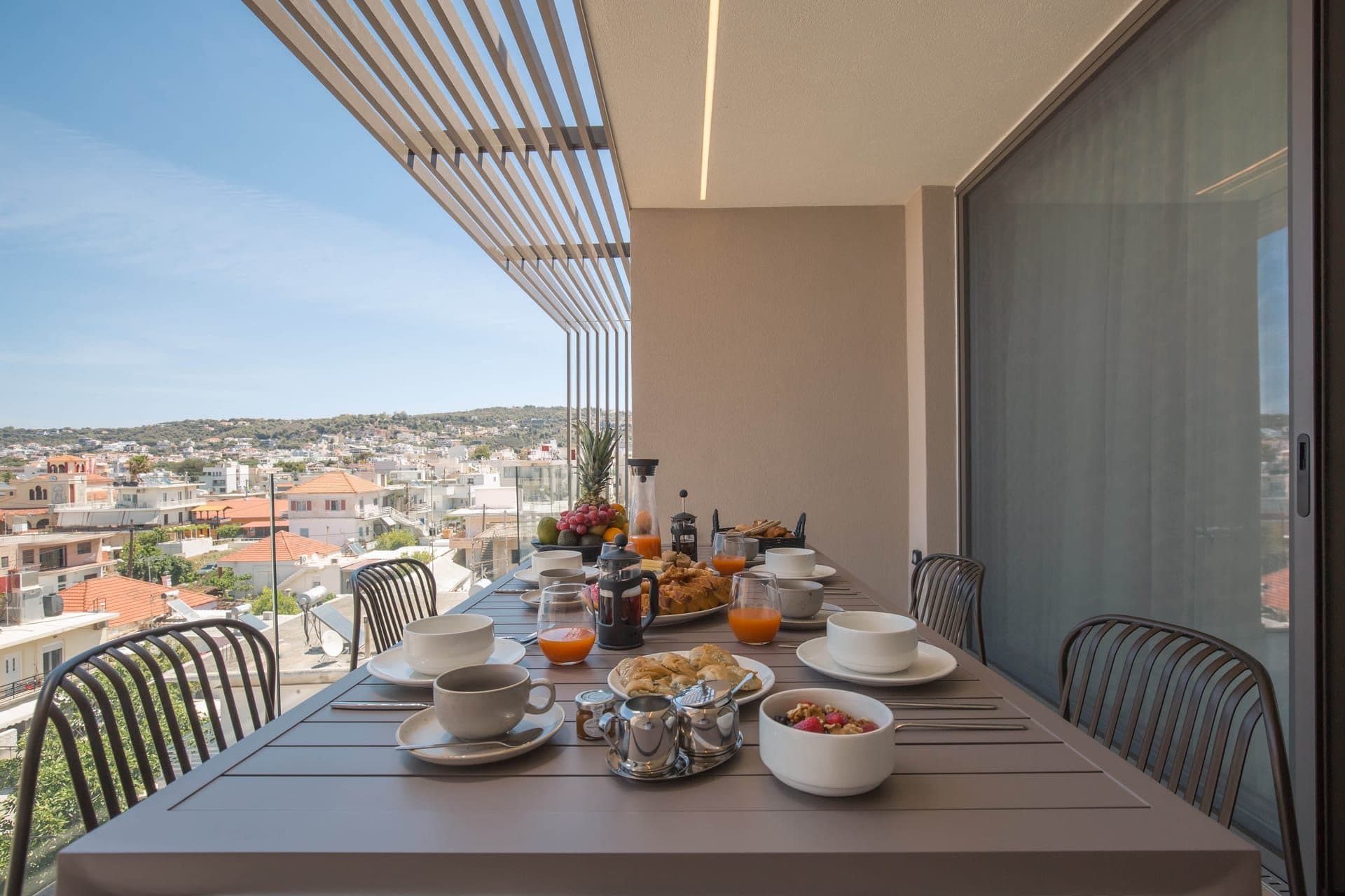 Master Suite with Indoor Jetted Tub and Panoramic View, Chania – photo 12 of 18