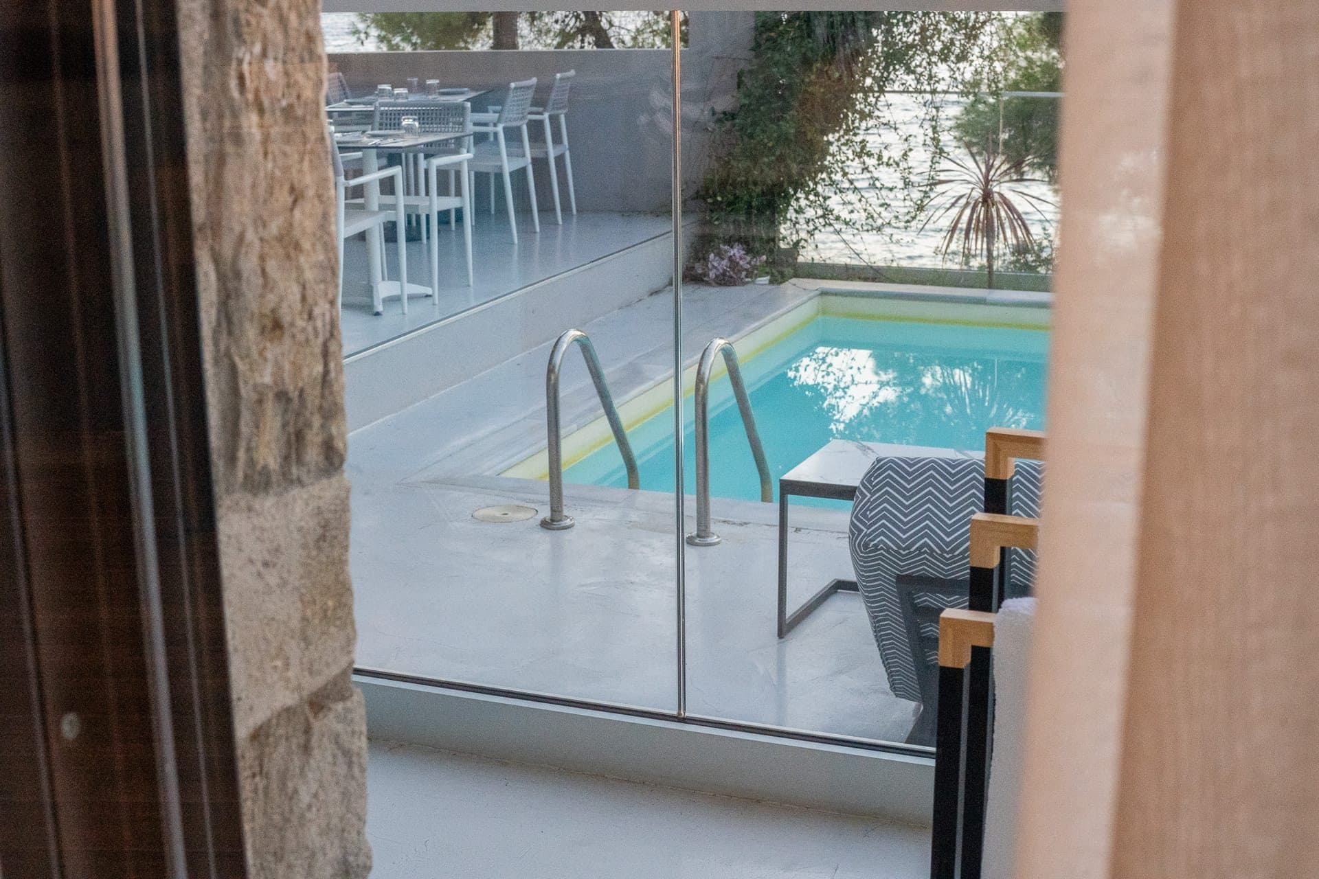 Junior Suite Ground Floor with Pool and Sea View, Elia Nikitis – photo 30 of 37