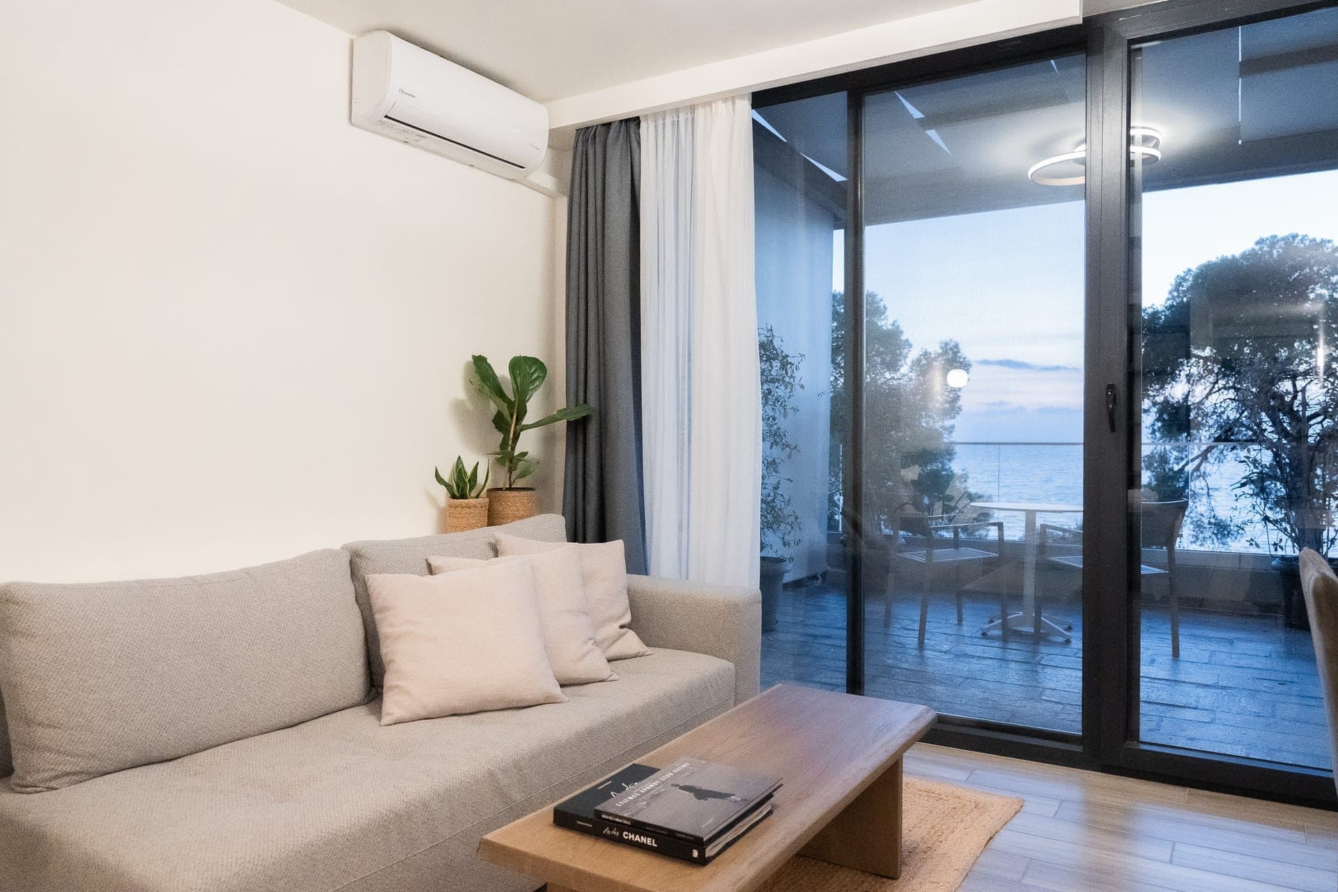 Junior Suite with Sea View, Elia Nikitis – photo 12 of 21