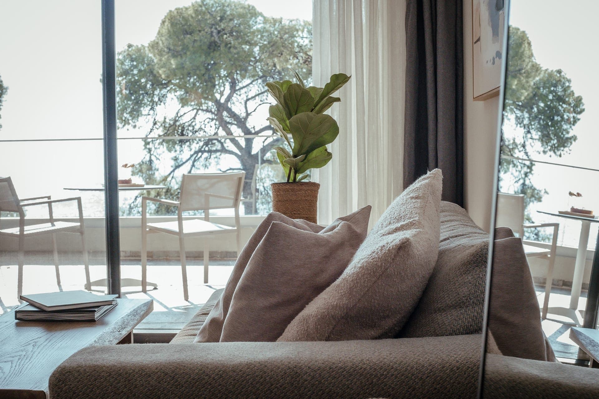 Junior Suite with Sea View and Bathtub, Elia Nikitis – photo 31 of 42