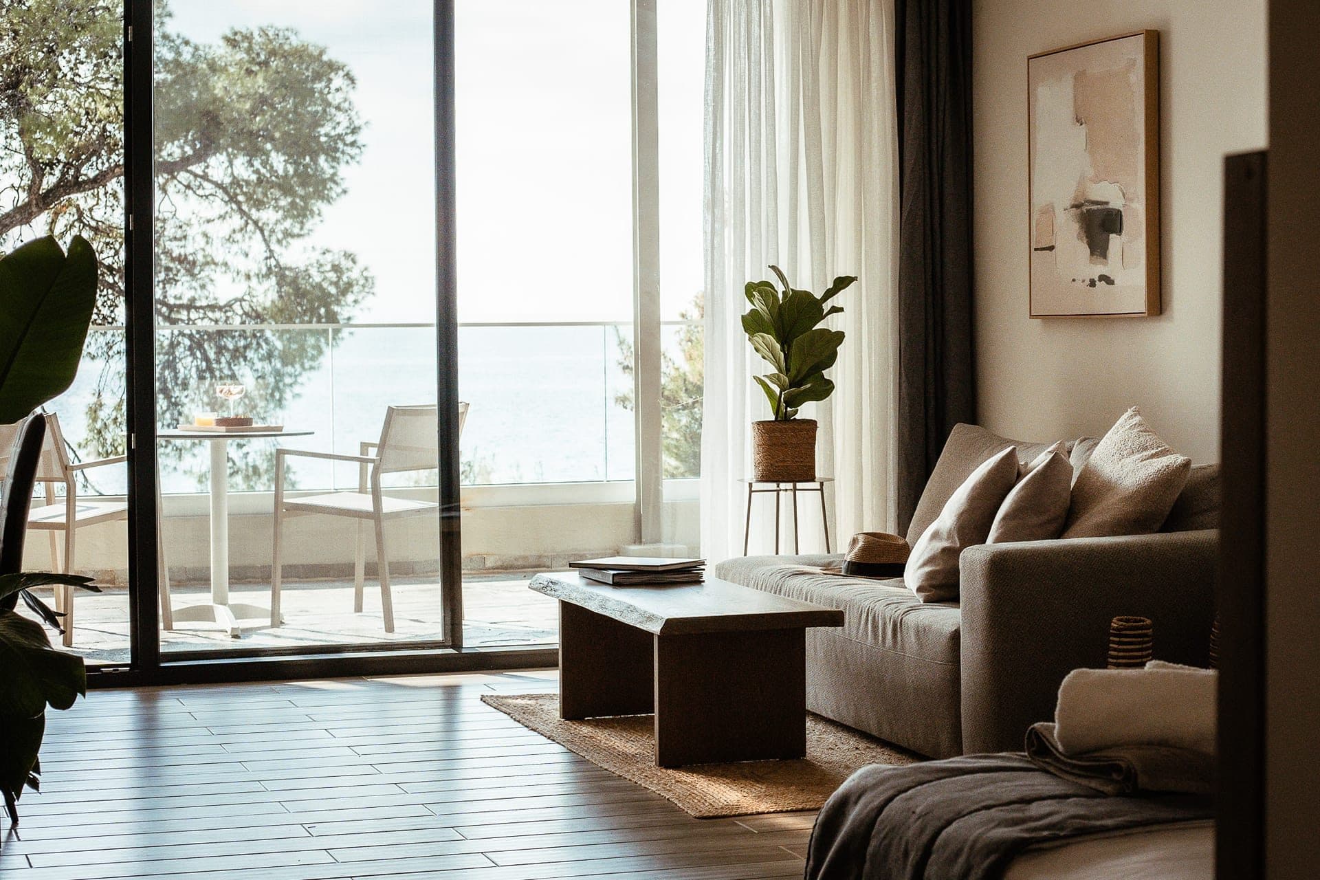 Junior Suite with Sea View and Bathtub, Elia Nikitis – photo 2 of 42