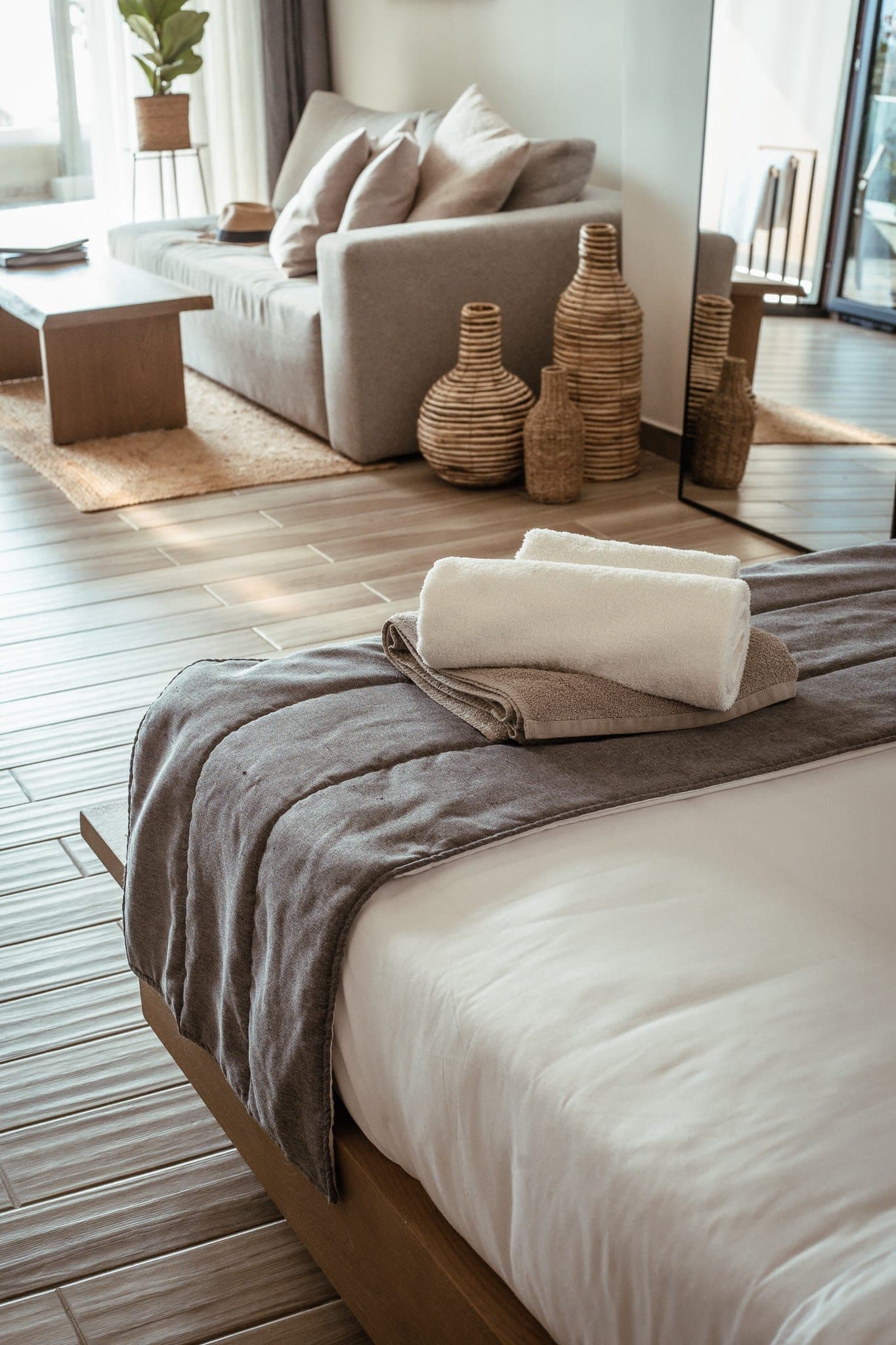 Junior Suite with Sea View and Bathtub, Elia Nikitis – photo 21 of 42