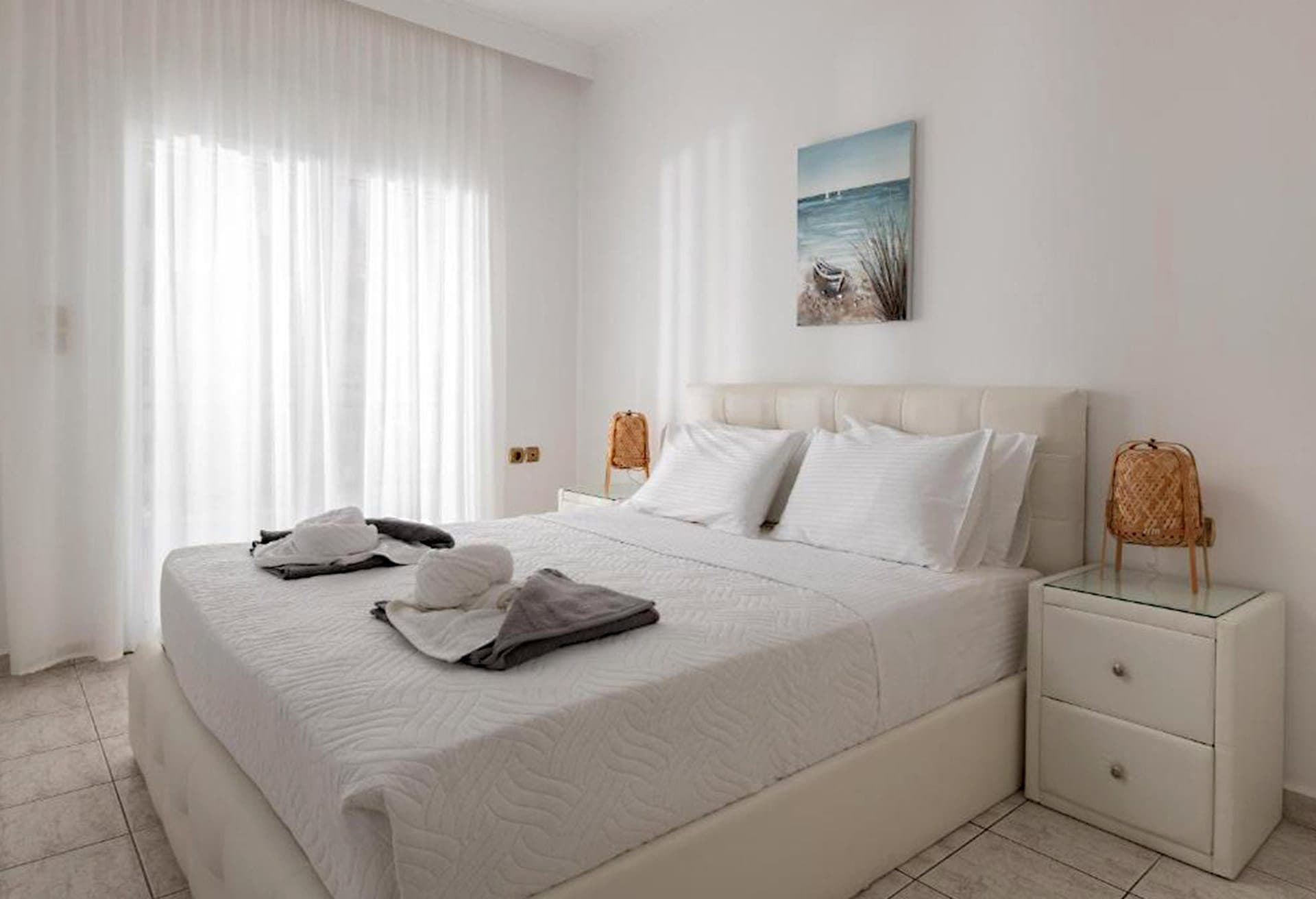 White & Blue Luxury Suite, Ialisos – photo 25 of 32