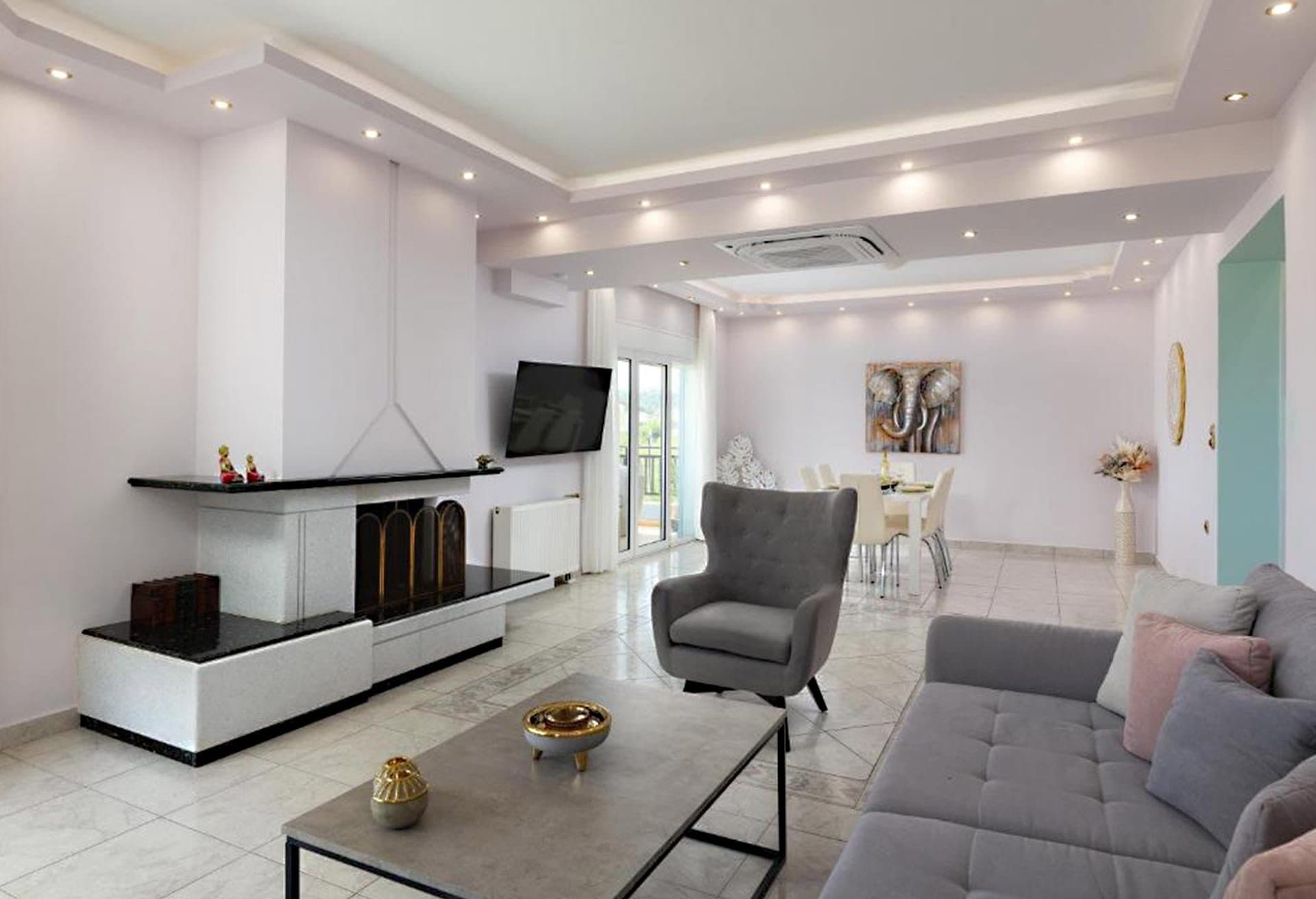 White & Blue Luxury Suite, Ialisos – photo 27 of 32