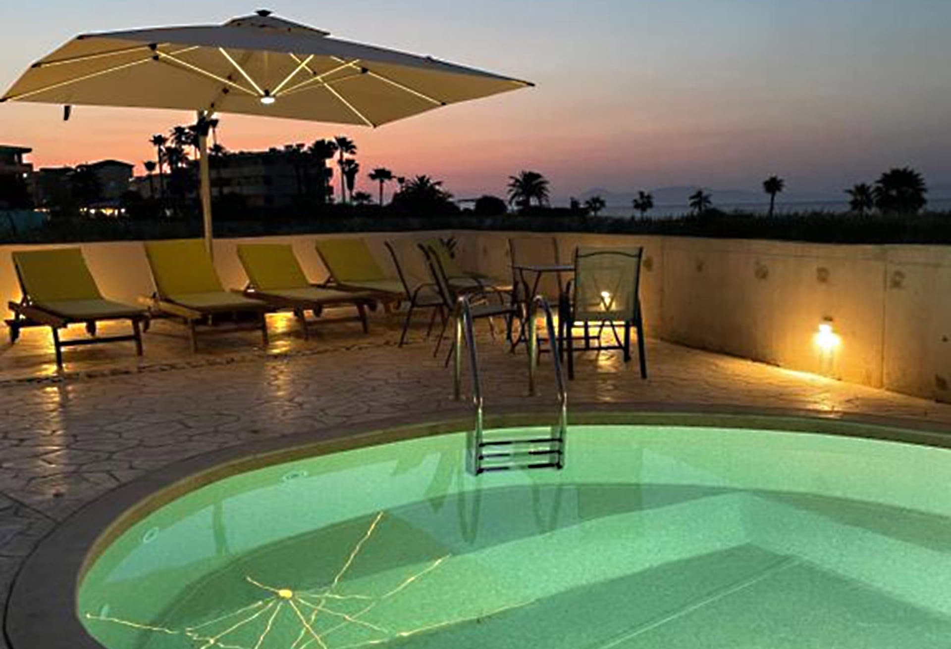 White & Blue Luxury Suite, Ialisos – photo 6 of 32