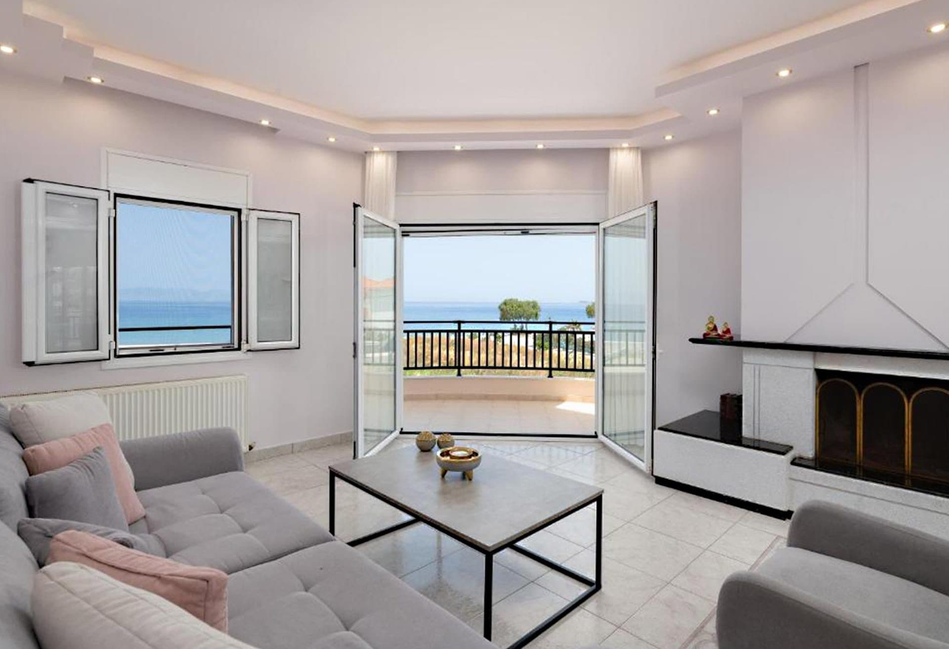 White & Blue Luxury Suite, Ialisos – photo 20 of 32