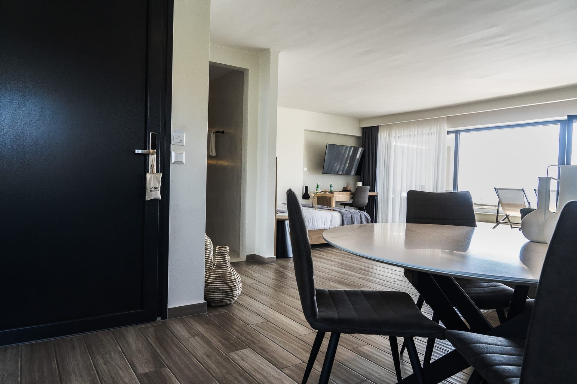 Deluxe Suite with Sea View and Jacuzzi, Elia Nikitis – photo 38 of 59