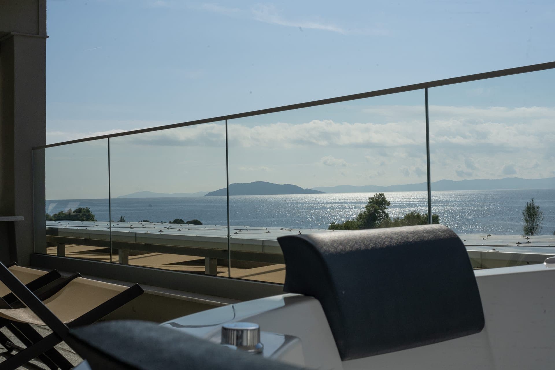 Deluxe Suite with Sea View and Jacuzzi, Elia Nikitis – photo 53 of 59