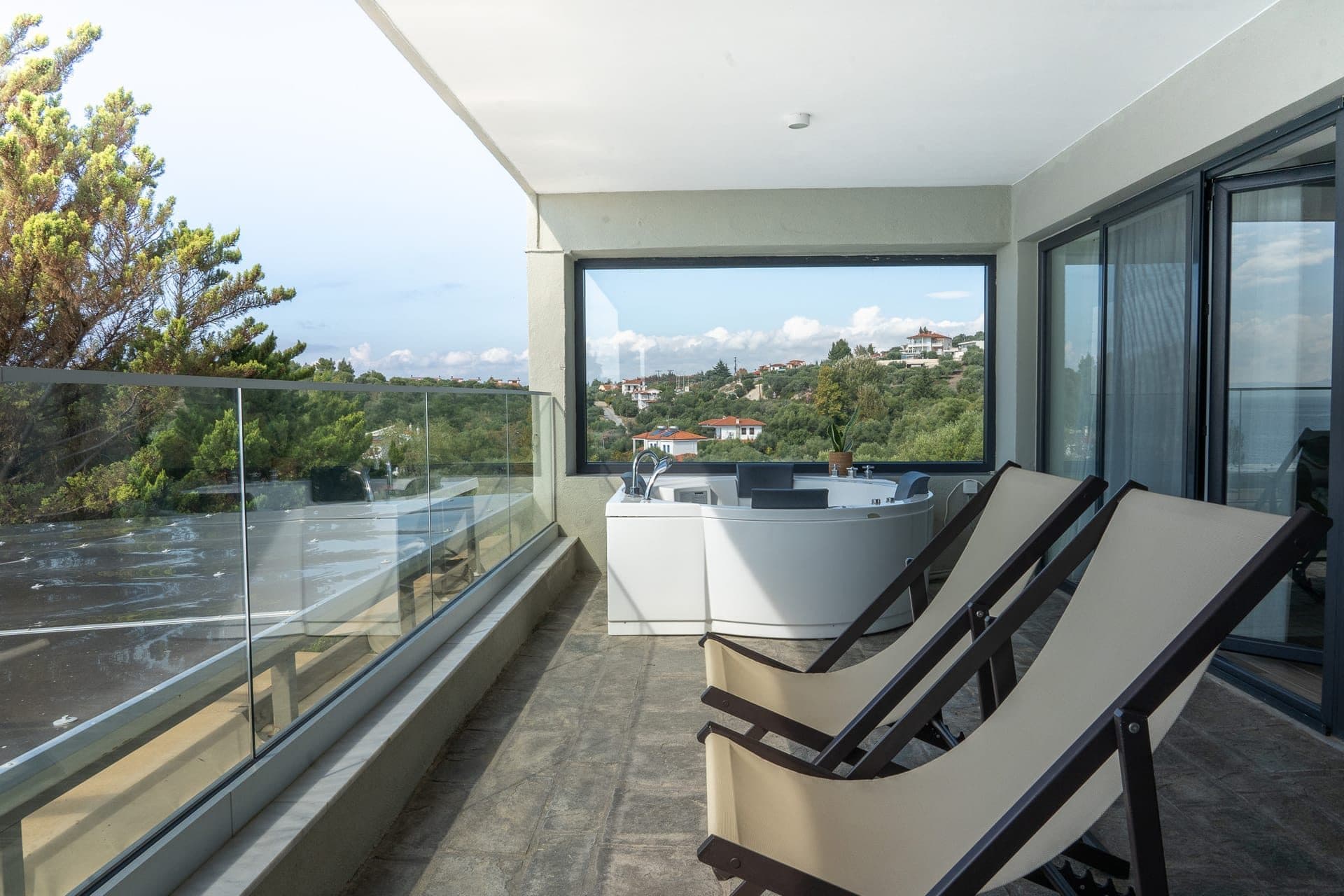 Deluxe Suite with Sea View and Jacuzzi, Elia Nikitis – photo 23 of 59