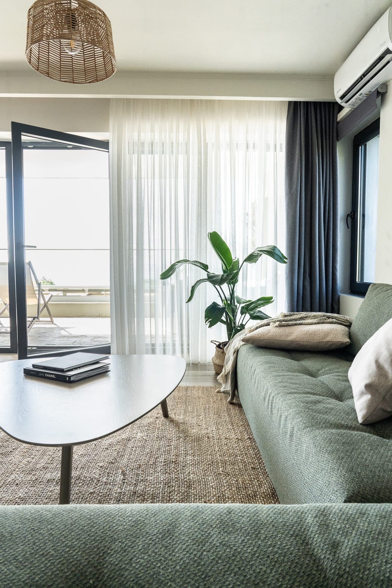 Deluxe Suite with Sea View and Jacuzzi, Elia Nikitis – photo 39 of 59