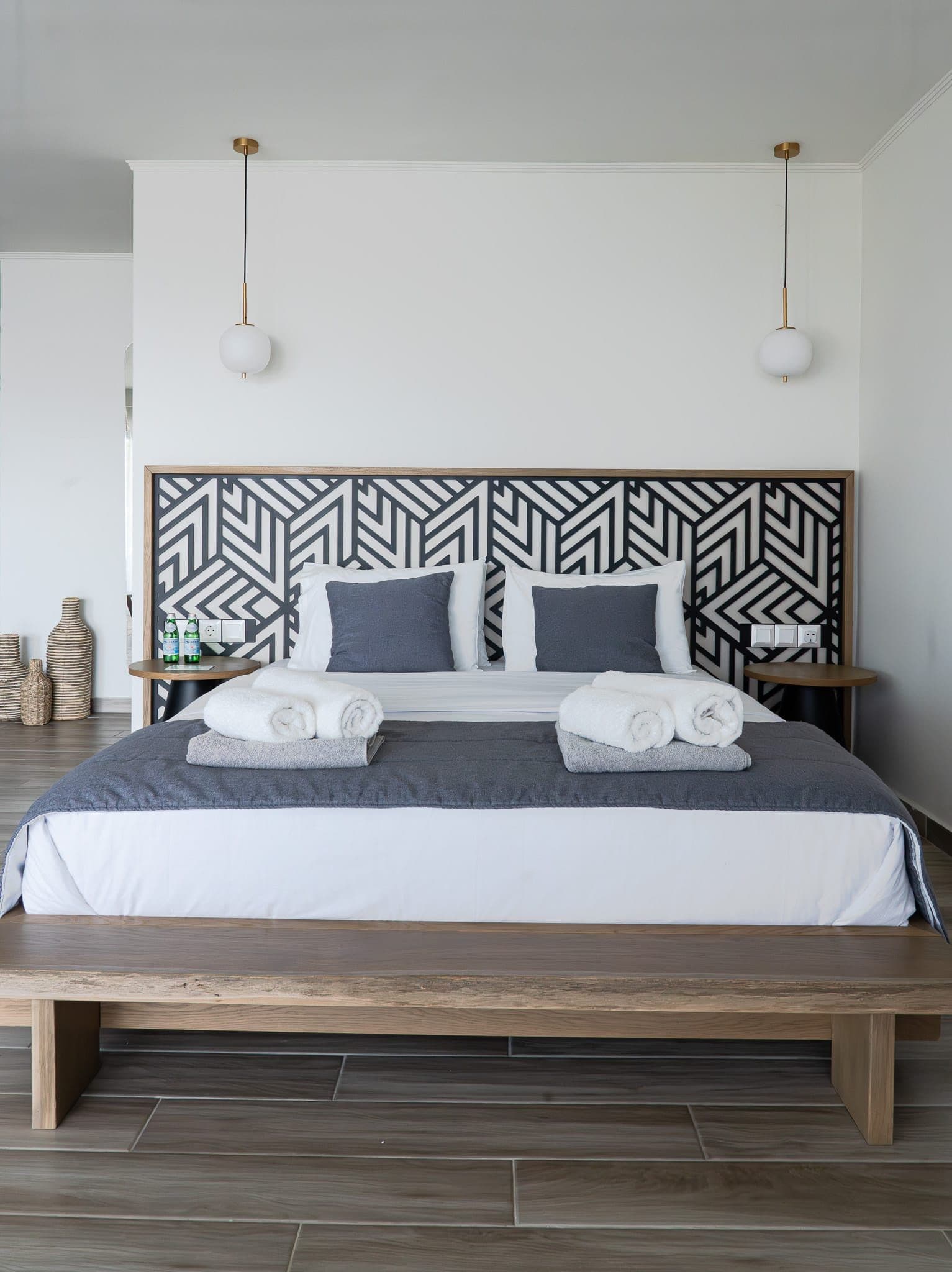 Deluxe Suite with Sea View and Jacuzzi, Elia Nikitis – photo 22 of 59