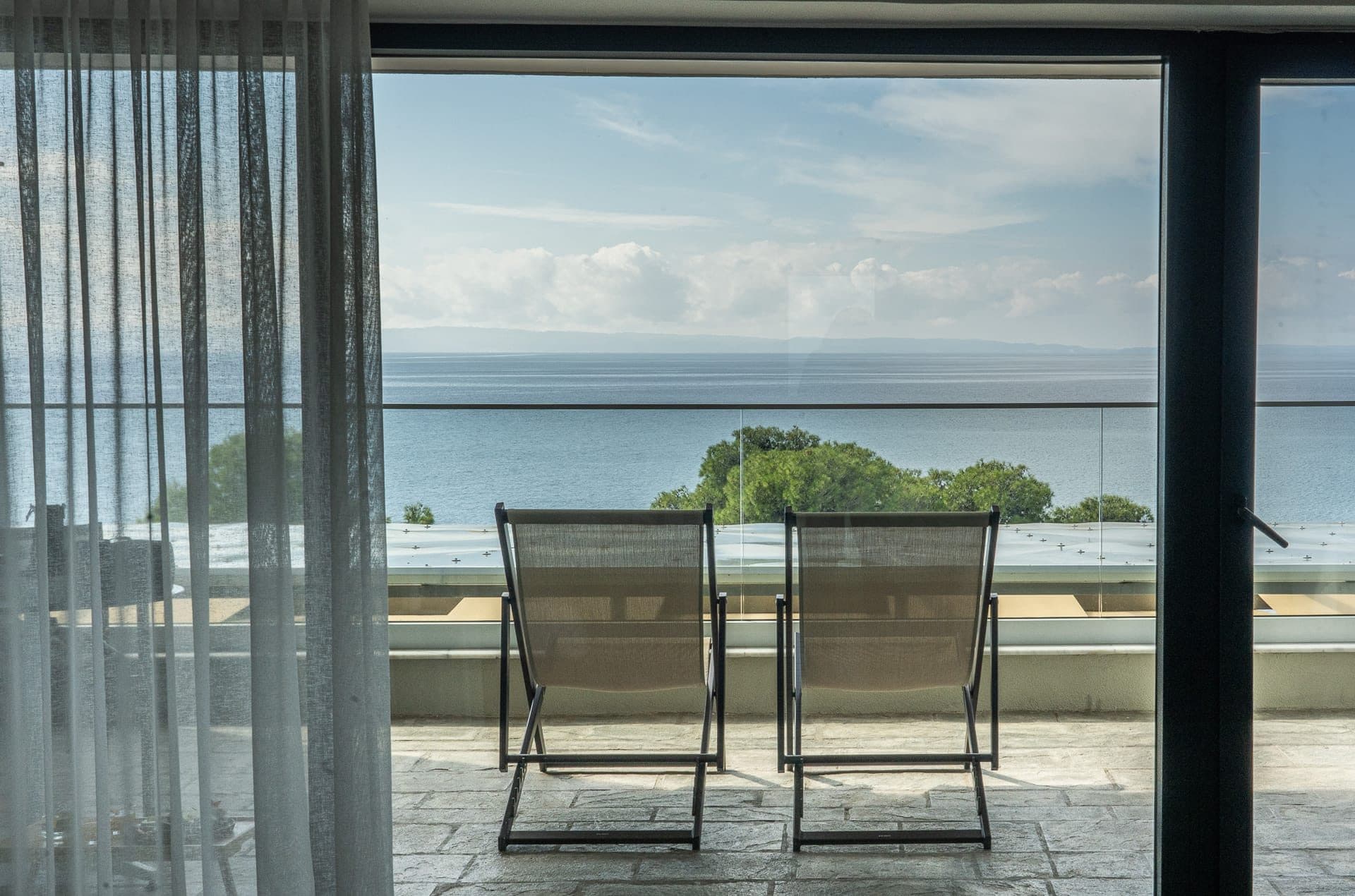 Deluxe Suite with Sea View and Jacuzzi, Elia Nikitis – photo 13 of 59
