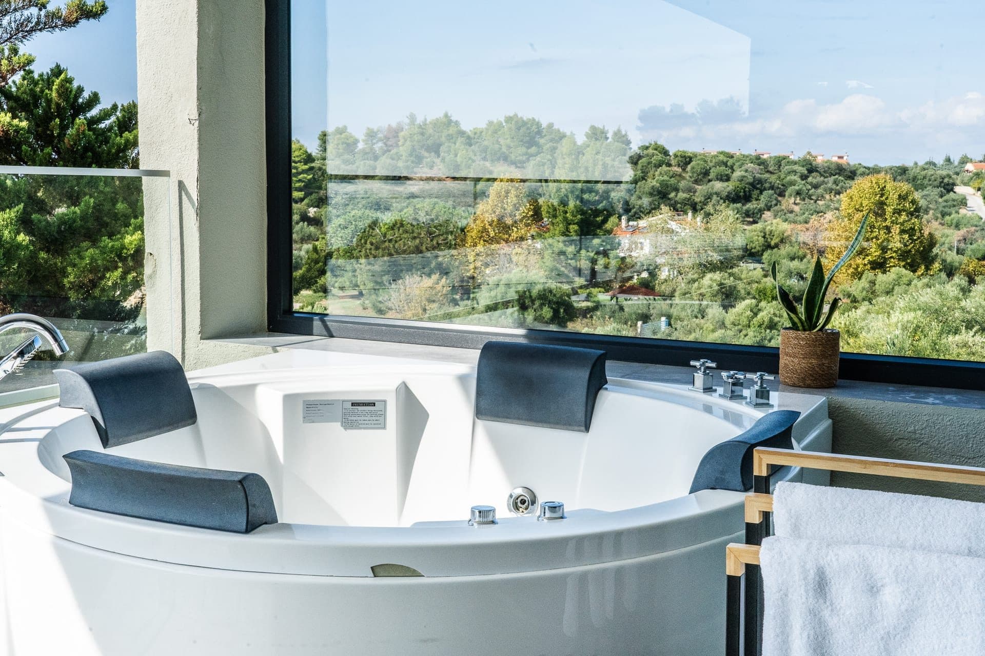 Deluxe Suite with Sea View and Jacuzzi, Elia Nikitis – photo 28 of 59