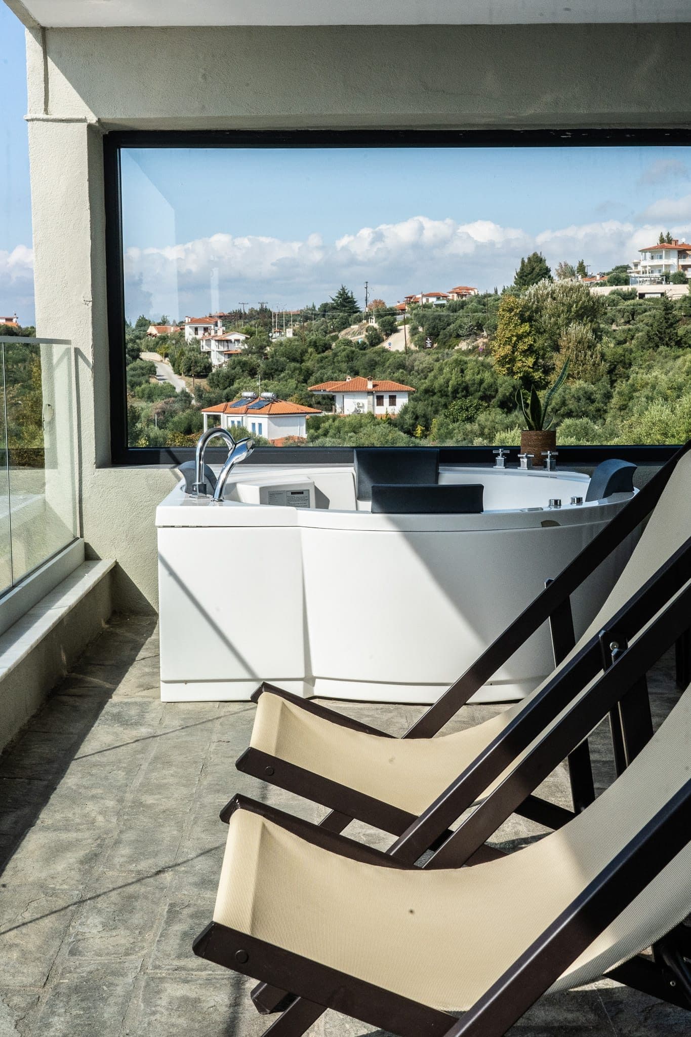 Deluxe Suite with Sea View and Jacuzzi, Elia Nikitis – photo 31 of 59