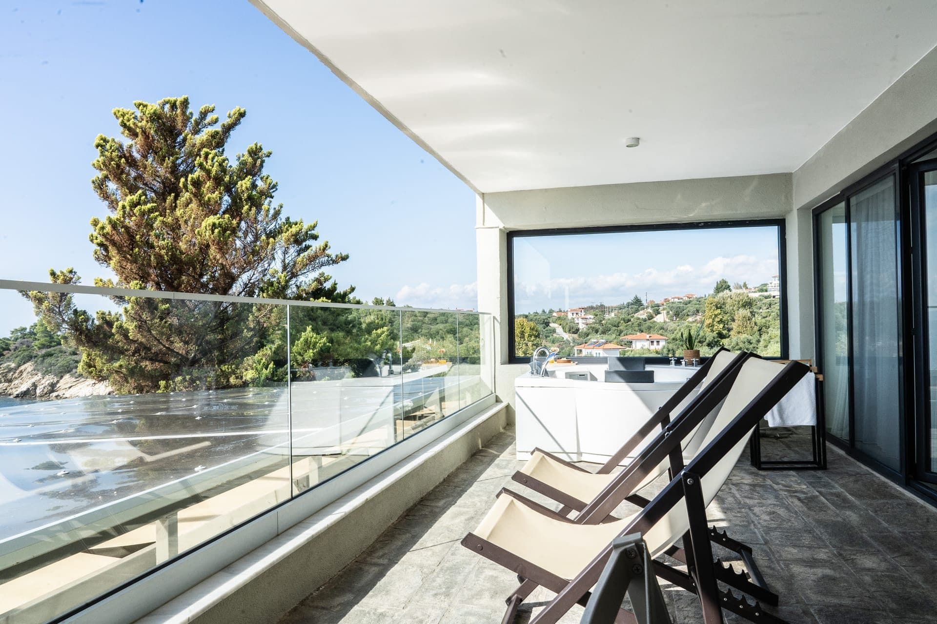 Deluxe Suite with Sea View and Jacuzzi, Elia Nikitis – photo 42 of 59