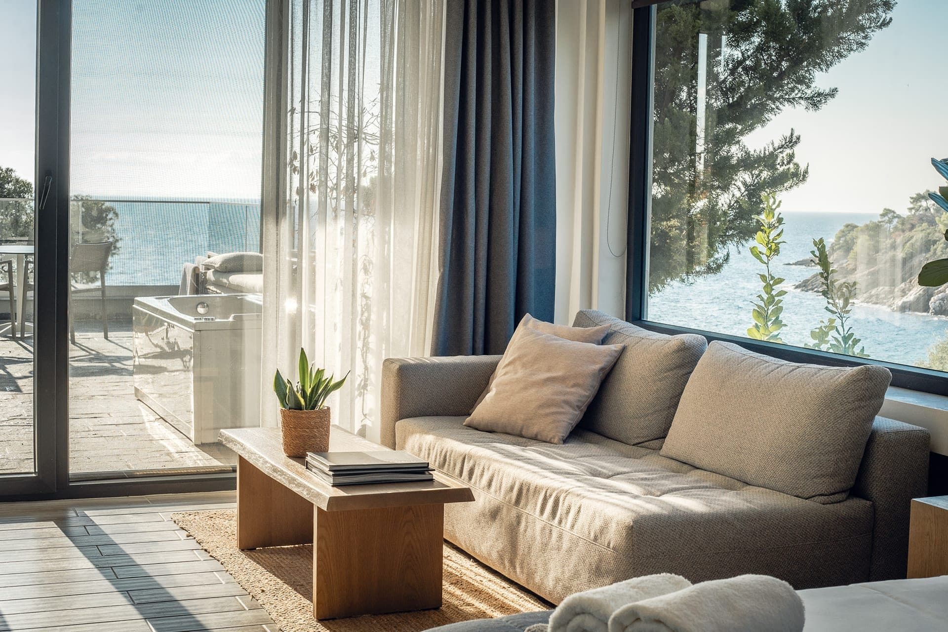 Elegant Suite with Sea View and Hot Tub, Elia Nikitis – photo 34 of 41