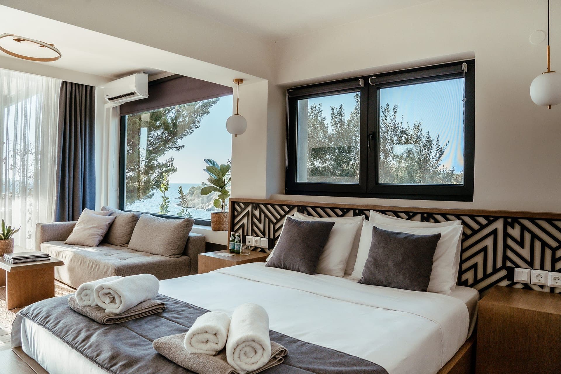 Elegant Suite with Sea View and Hot Tub, Elia Nikitis – photo 8 of 41