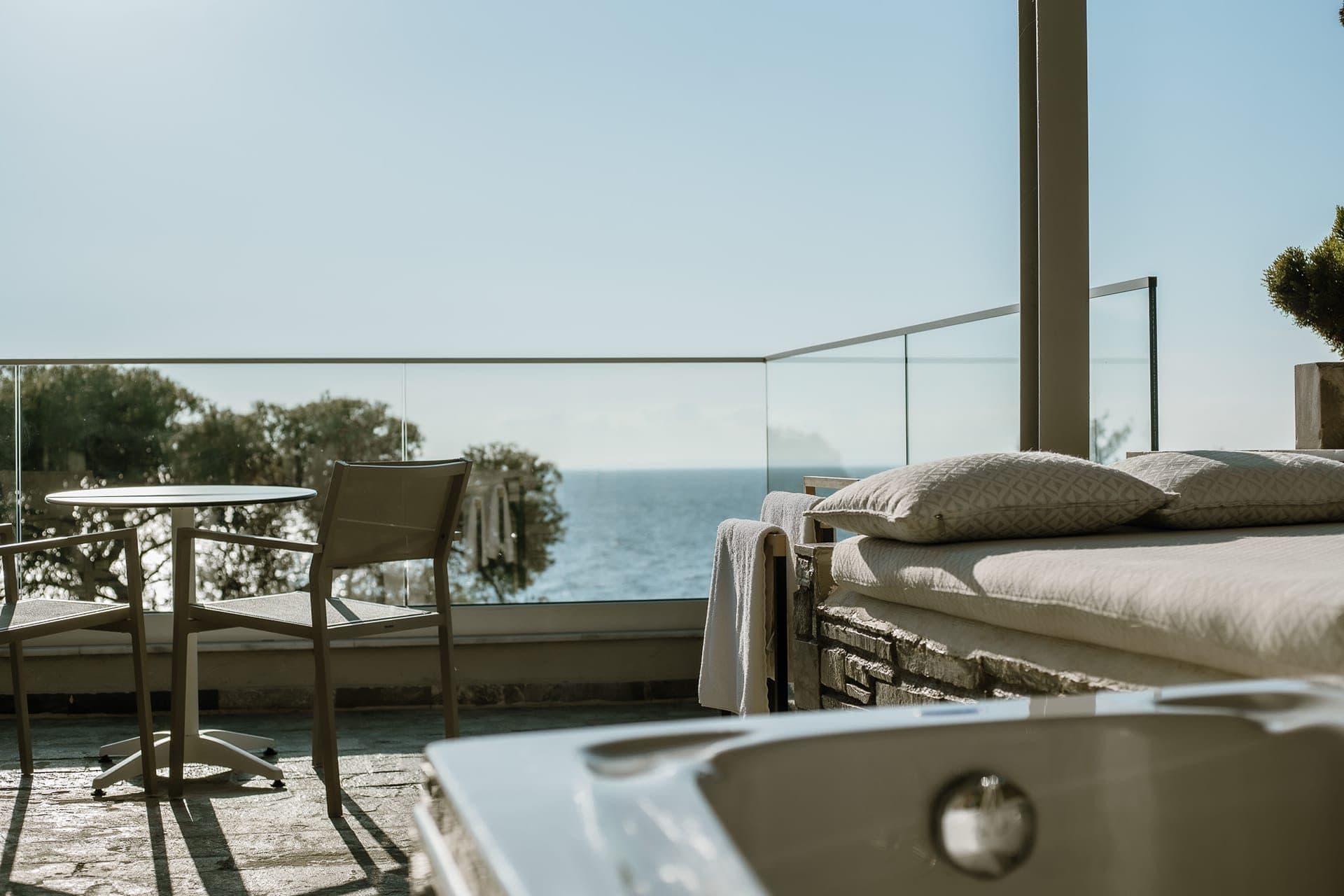 Elegant Suite with Sea View and Hot Tub, Elia Nikitis – photo 24 of 41