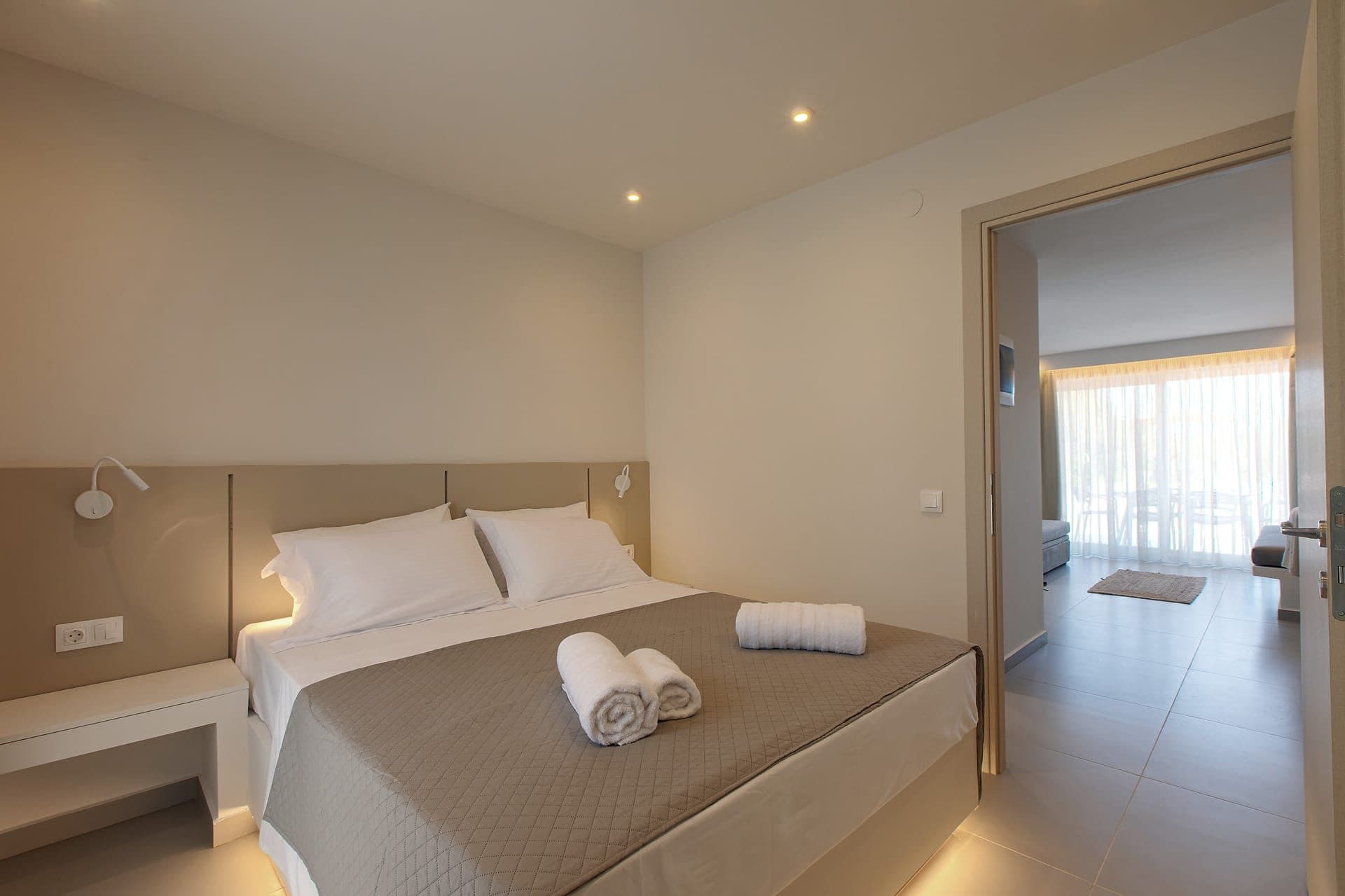 One-Bedroom Villa with Private Pool, Halkidiki – photo 2 of 12