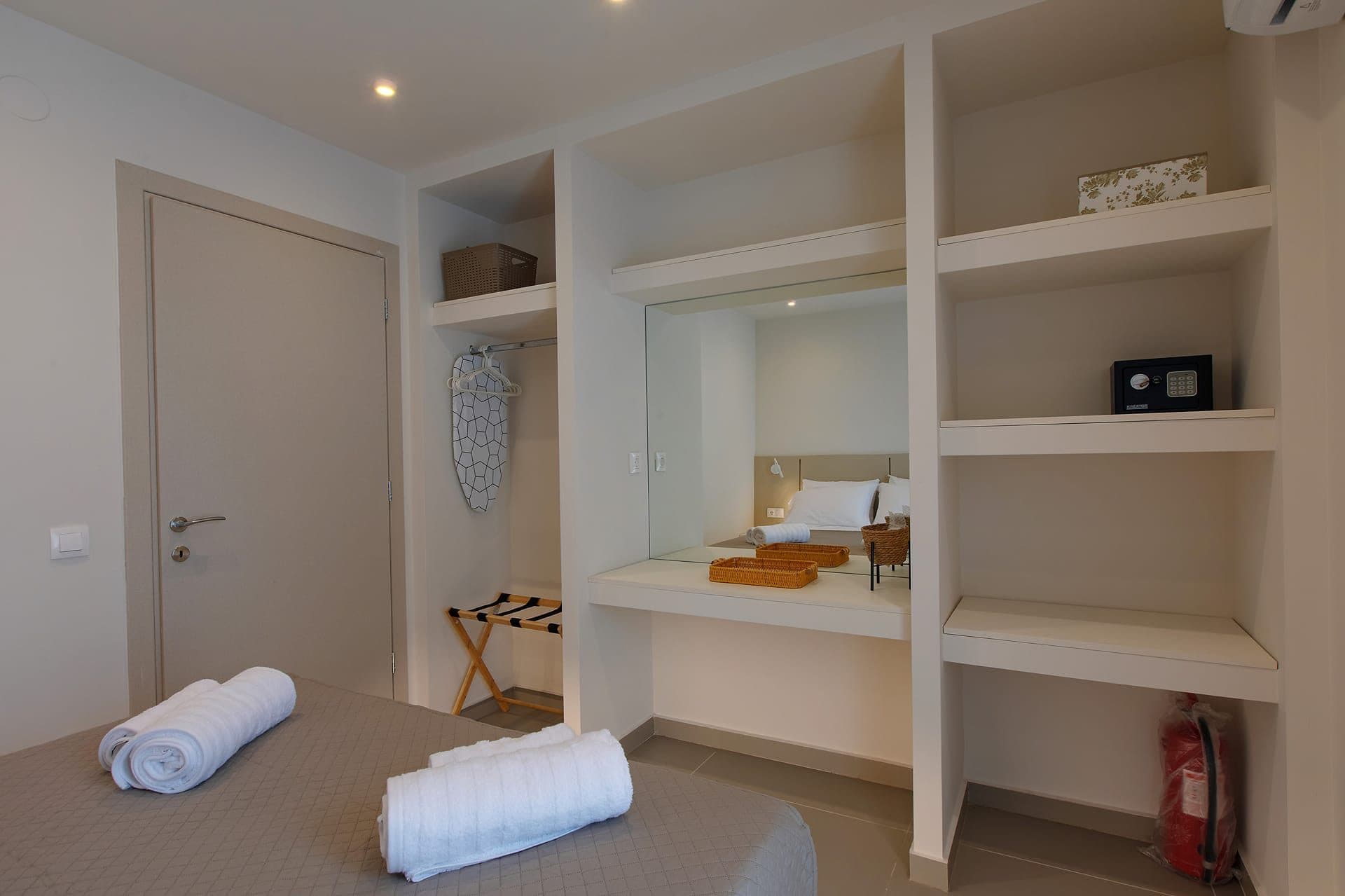 One-Bedroom Villa with Private Pool, Halkidiki – photo 6 of 12