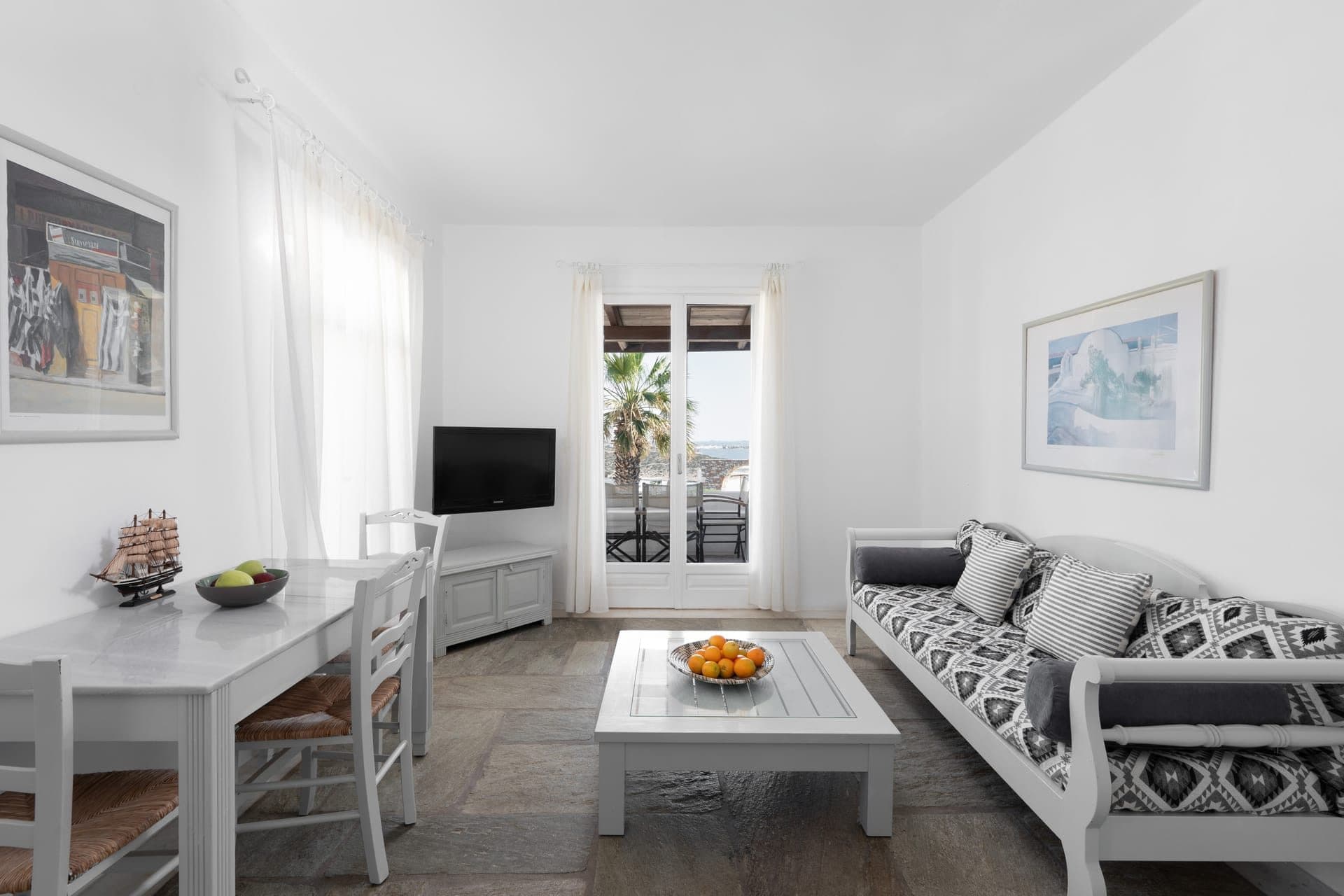 Villa 7 - across 2 levels - 2 bedrooms | 78m², Paros – photo 3 of 13