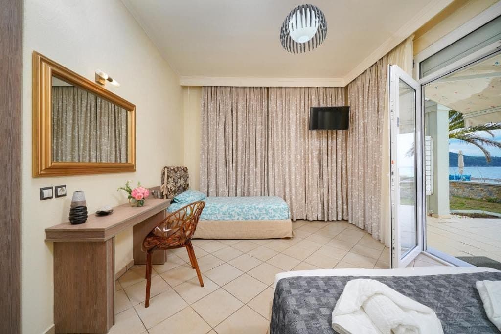 Superior Studio (3 Adults) with Sea View, Chrisi Akti – photo 5 of 16