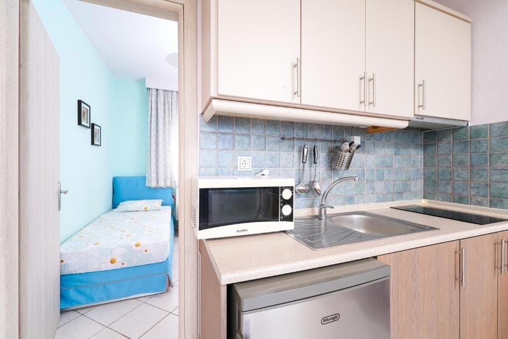 Family Apartment with Sea View, Chrisi Akti – photo 7 of 13
