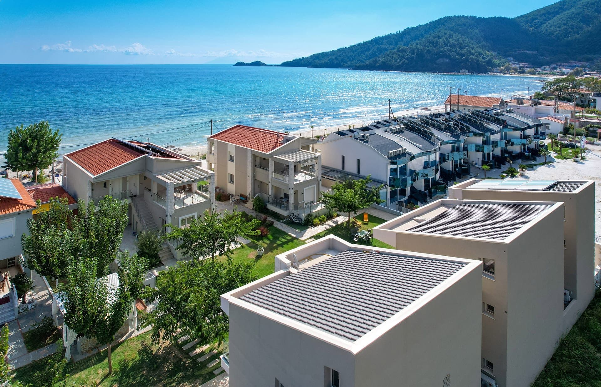 Iliorama Seaside Luxury Suites & Apartments, Chrisi Akti – photo 2 of 36