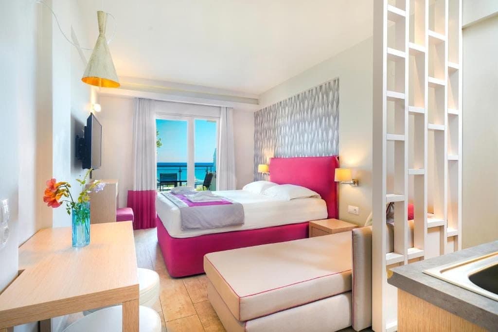 Iliorama Seaside Luxury Suites & Apartments, Chrisi Akti – photo 20 of 36
