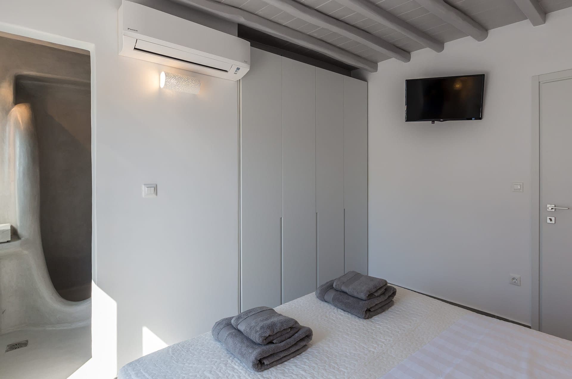 Villa Iliana 1 with shared Pool, Ornos – photo 28 of 63