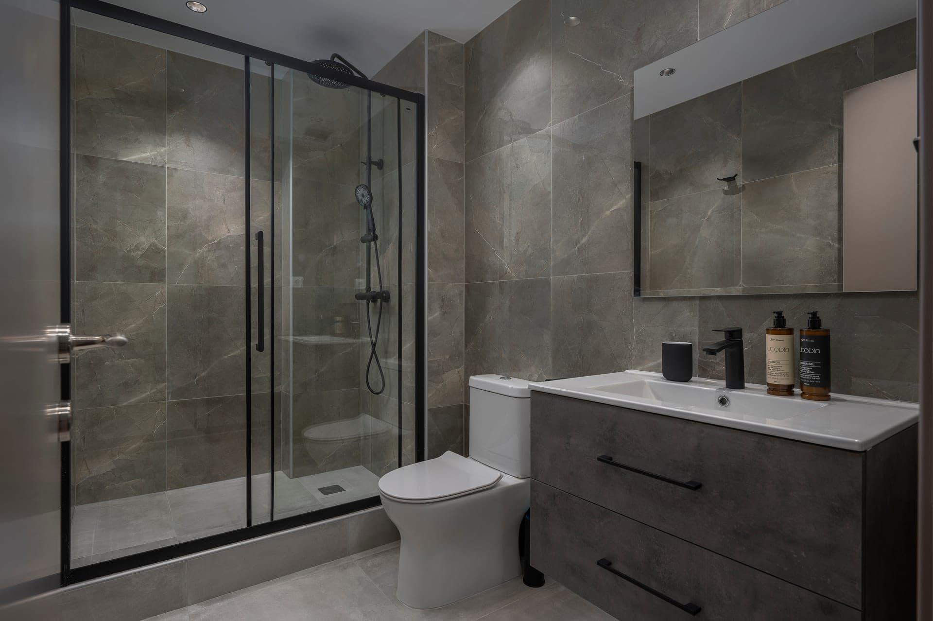 Elegant Room Thessaloniki, Thessaloniki – photo 3 of 5