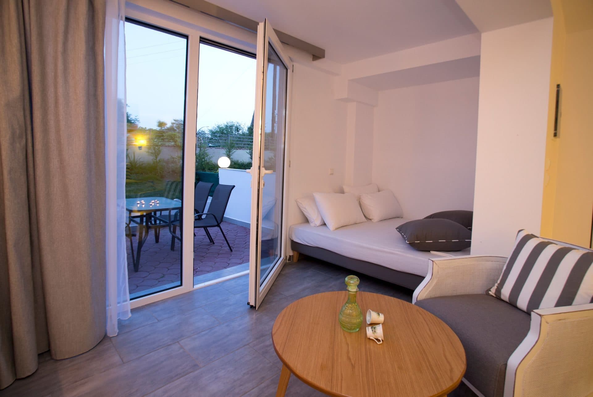 Suites with Outdoor Jacuzzi, Potos – photo 13 of 20