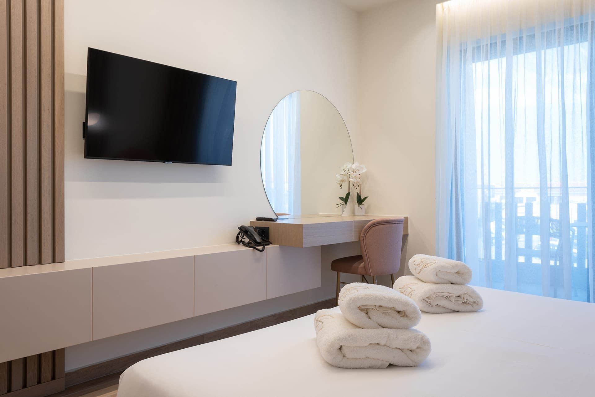 Deluxe Non-View Room, Mirina – photo 3 of 6