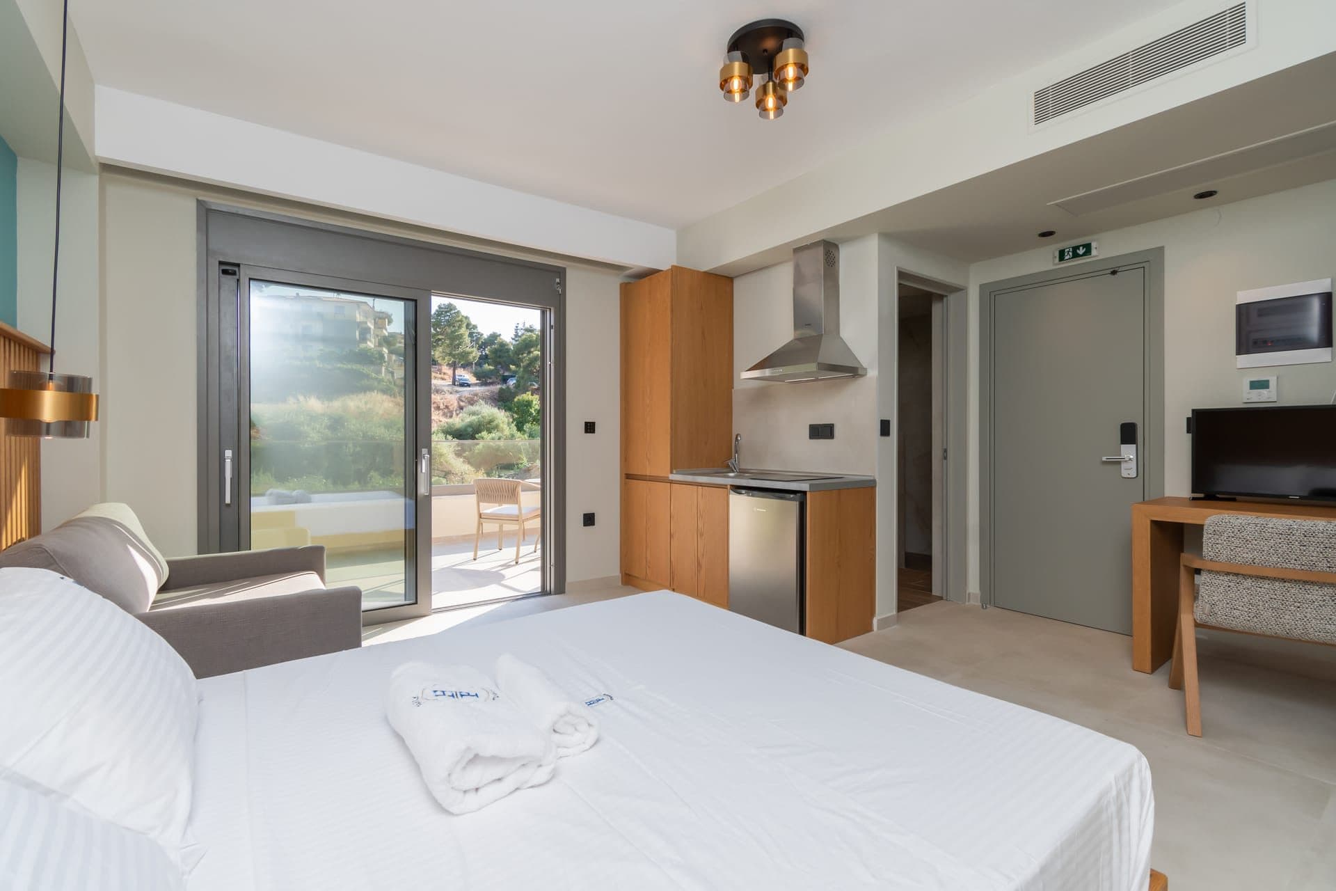 Triple Room with Balcony, Neos Marmaras – photo 7 of 18