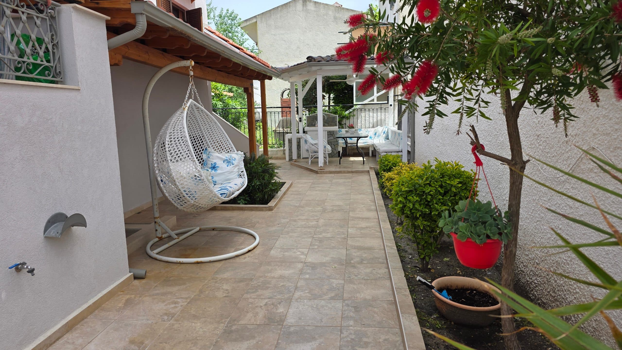 Cozy 1-Bedroom Apartment 100m from the Beach in Pefkohori - 2