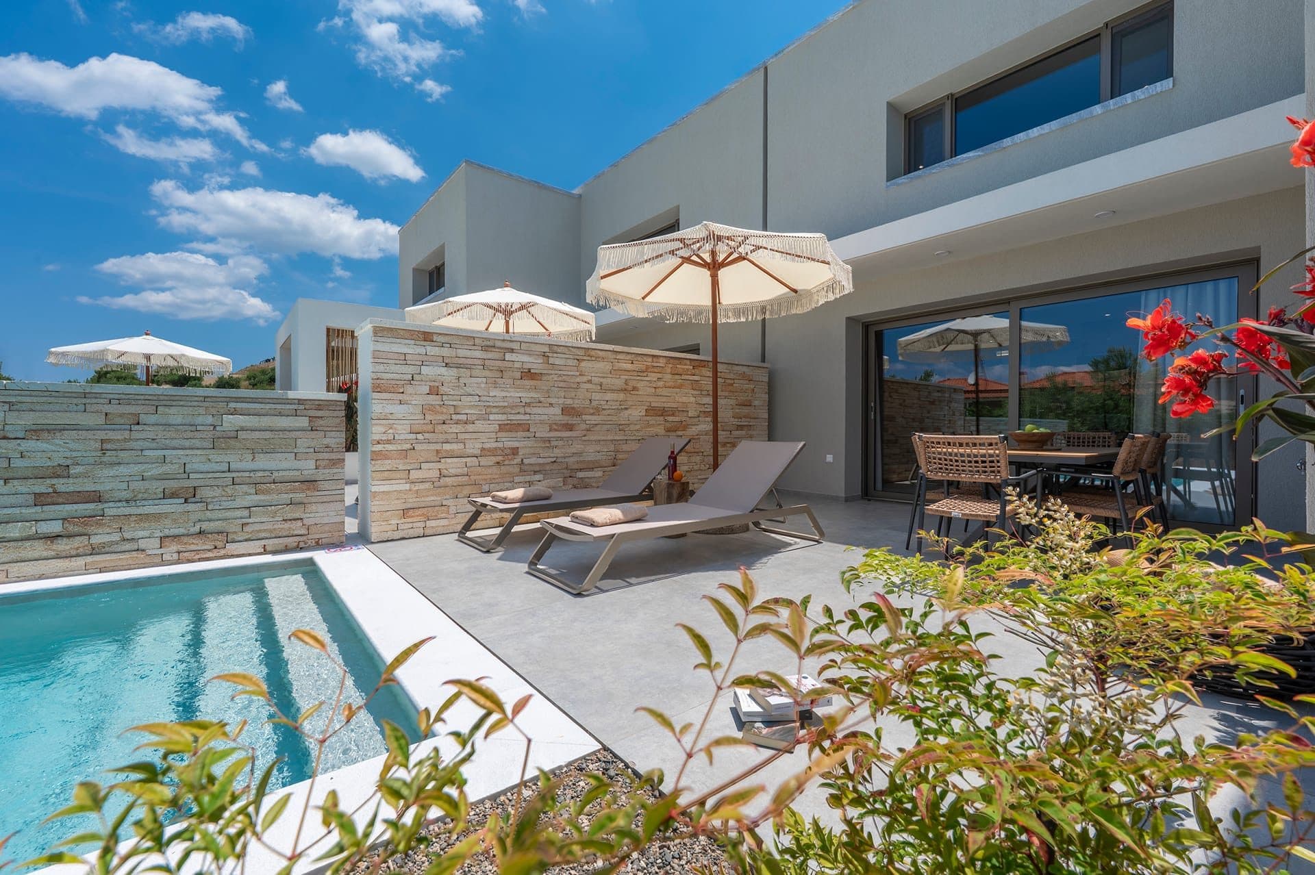 Elegant Villa | Private Pool, Pallini – photo 4 of 16