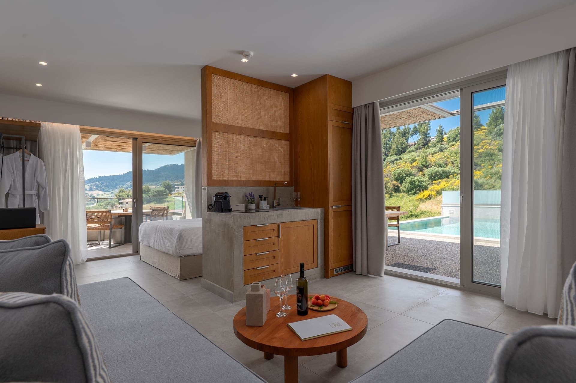 Prestige Suite Sea View with Private Pool, Paliouri – photo 7 of 12