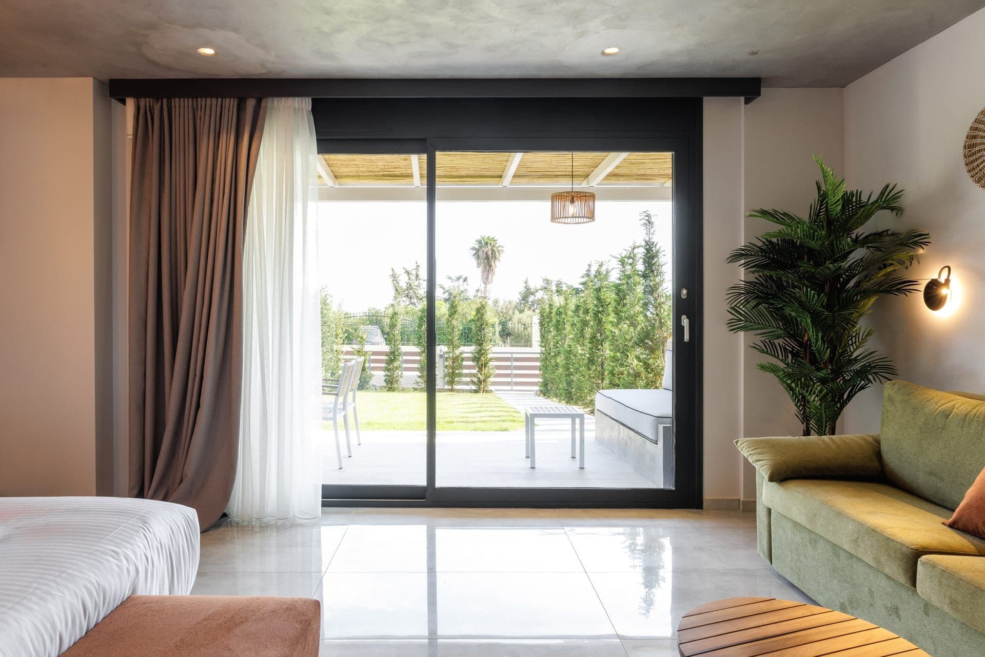 Superior Suite with Garden, Pefkochori – photo 2 of 14