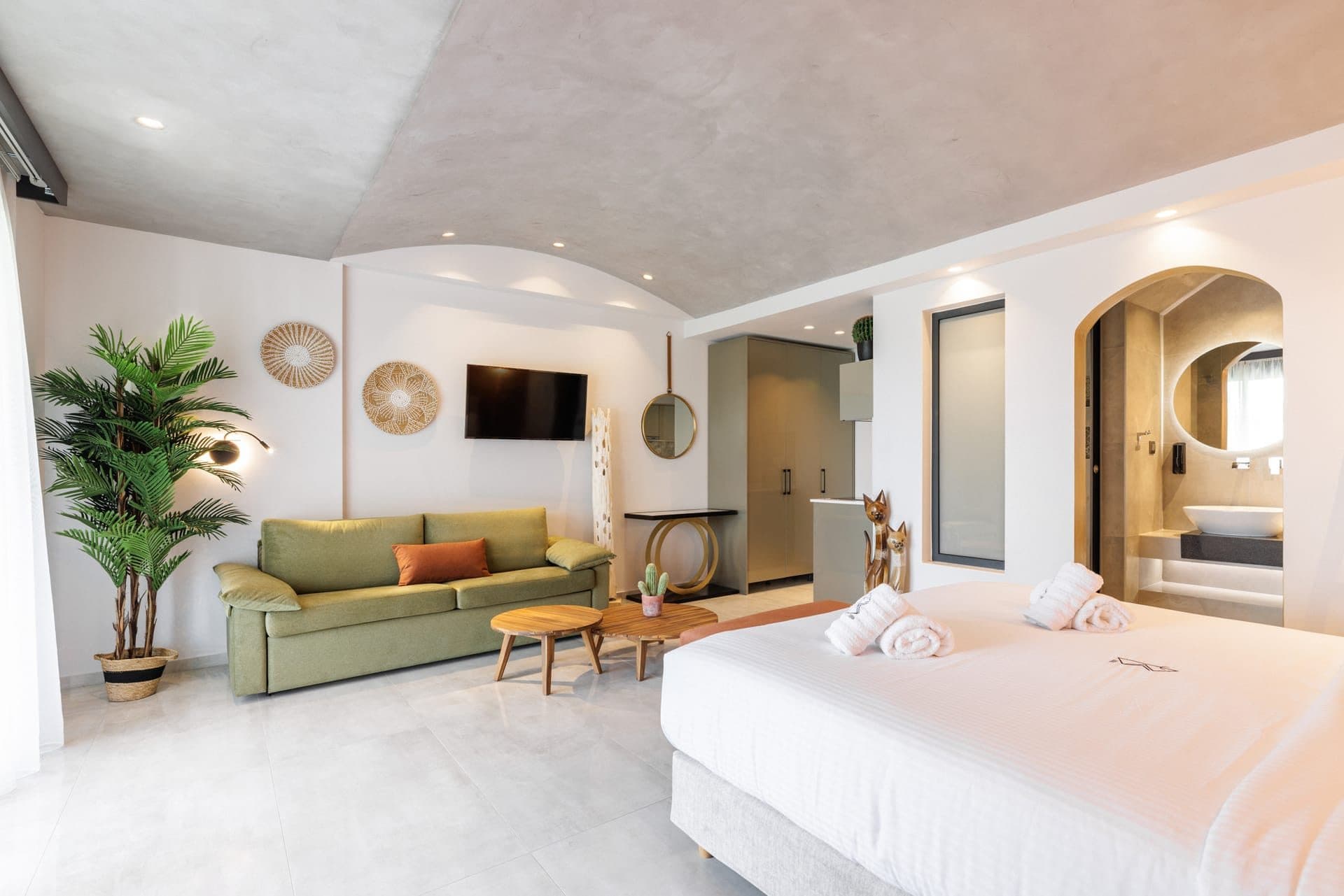 Superior Suite with Garden, Pefkochori – photo 8 of 14