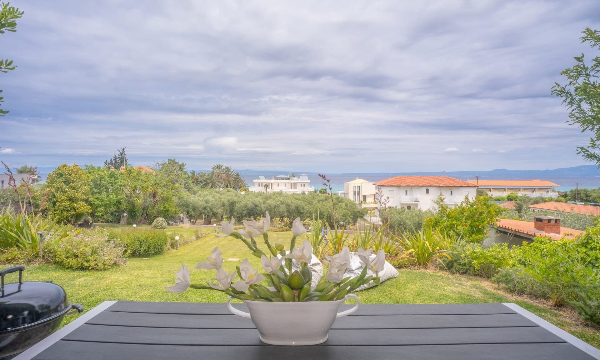 Elena Villa | Polichrono, Pallini – photo 5 of 21
