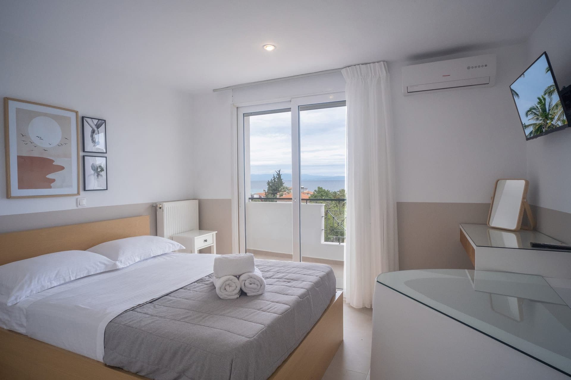 Elena Villa | Polichrono, Pallini – photo 7 of 21