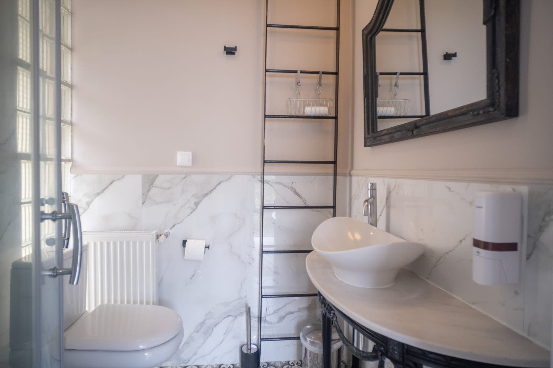 Elena Villa | Polichrono, Pallini – photo 11 of 21