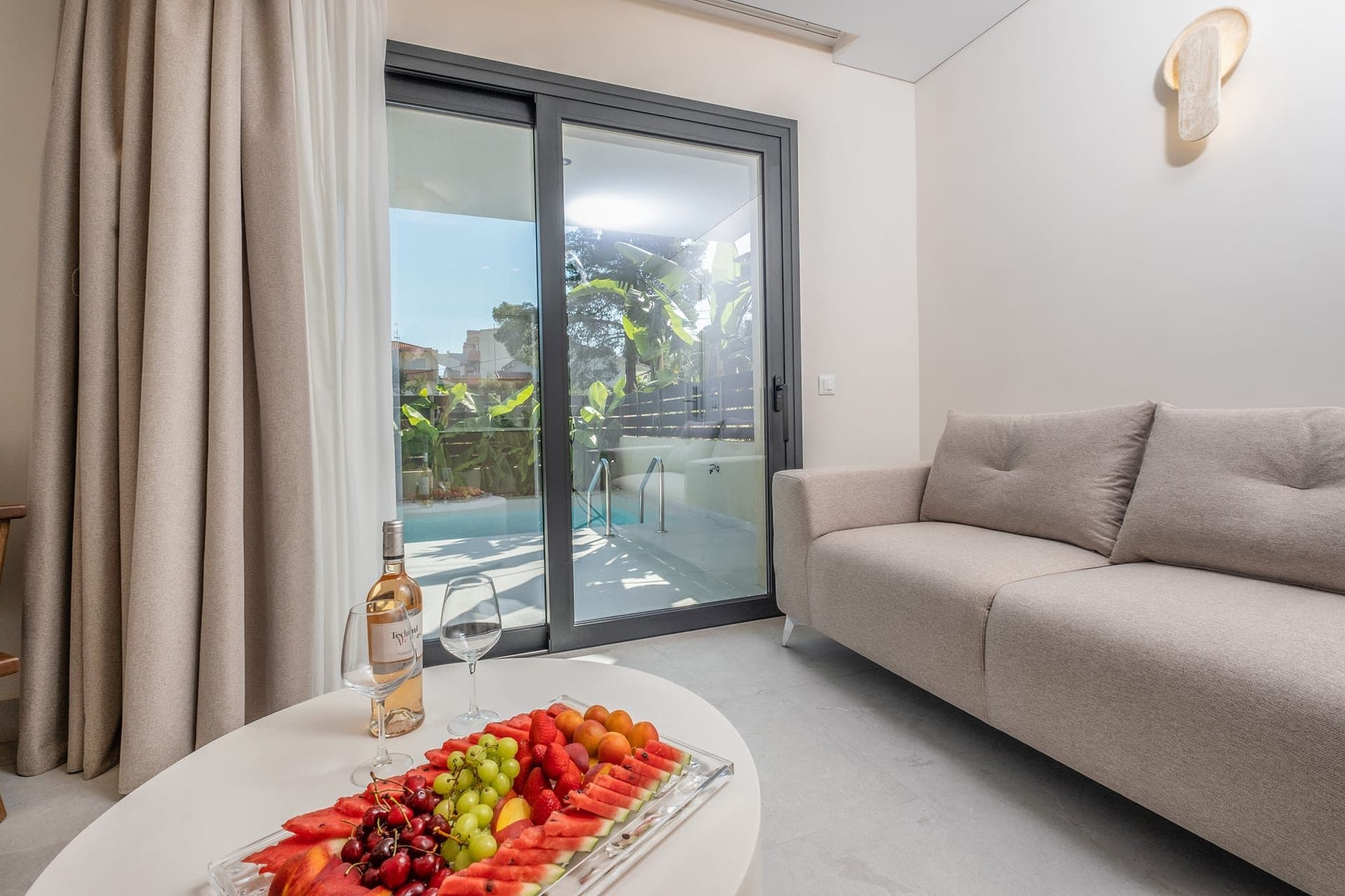 Private Pool Suite, Kallithea – photo 21 of 26