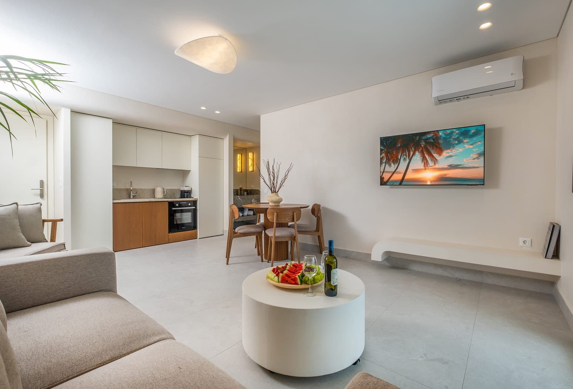 Suite with Private Pool and Partial Sea View, Kallithea – photo 19 of 36