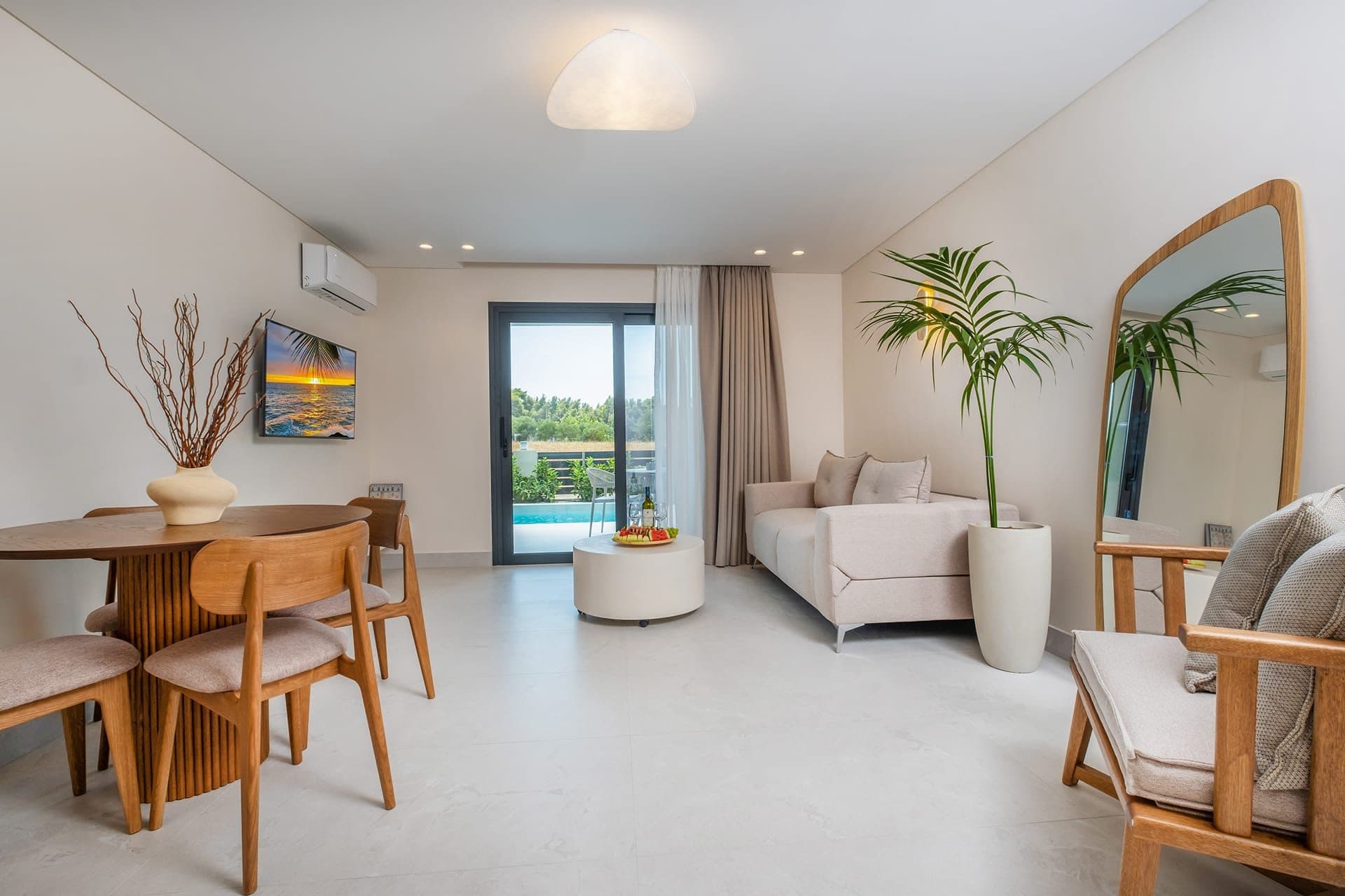 Suite with Private Pool and Partial Sea View, Kallithea – photo 17 of 36