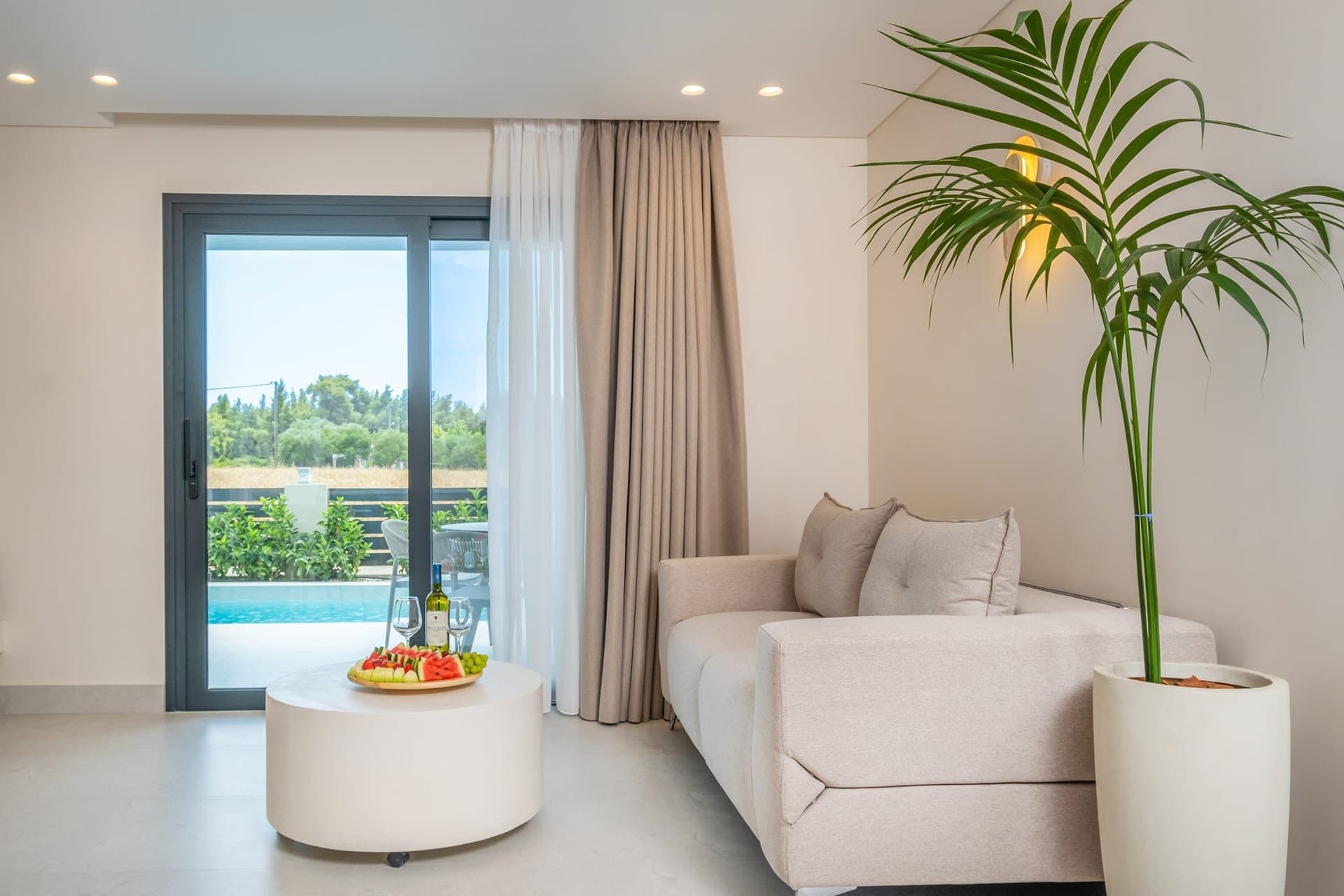 Suite with Private Pool and Partial Sea View, Kallithea – photo 16 of 36