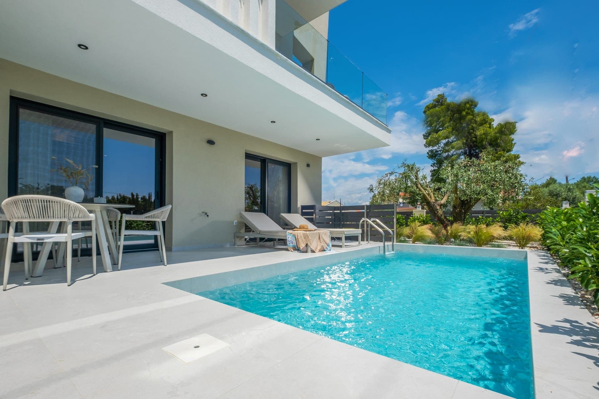 Suite with Private Pool and Partial Sea View, Kallithea – photo 12 of 36