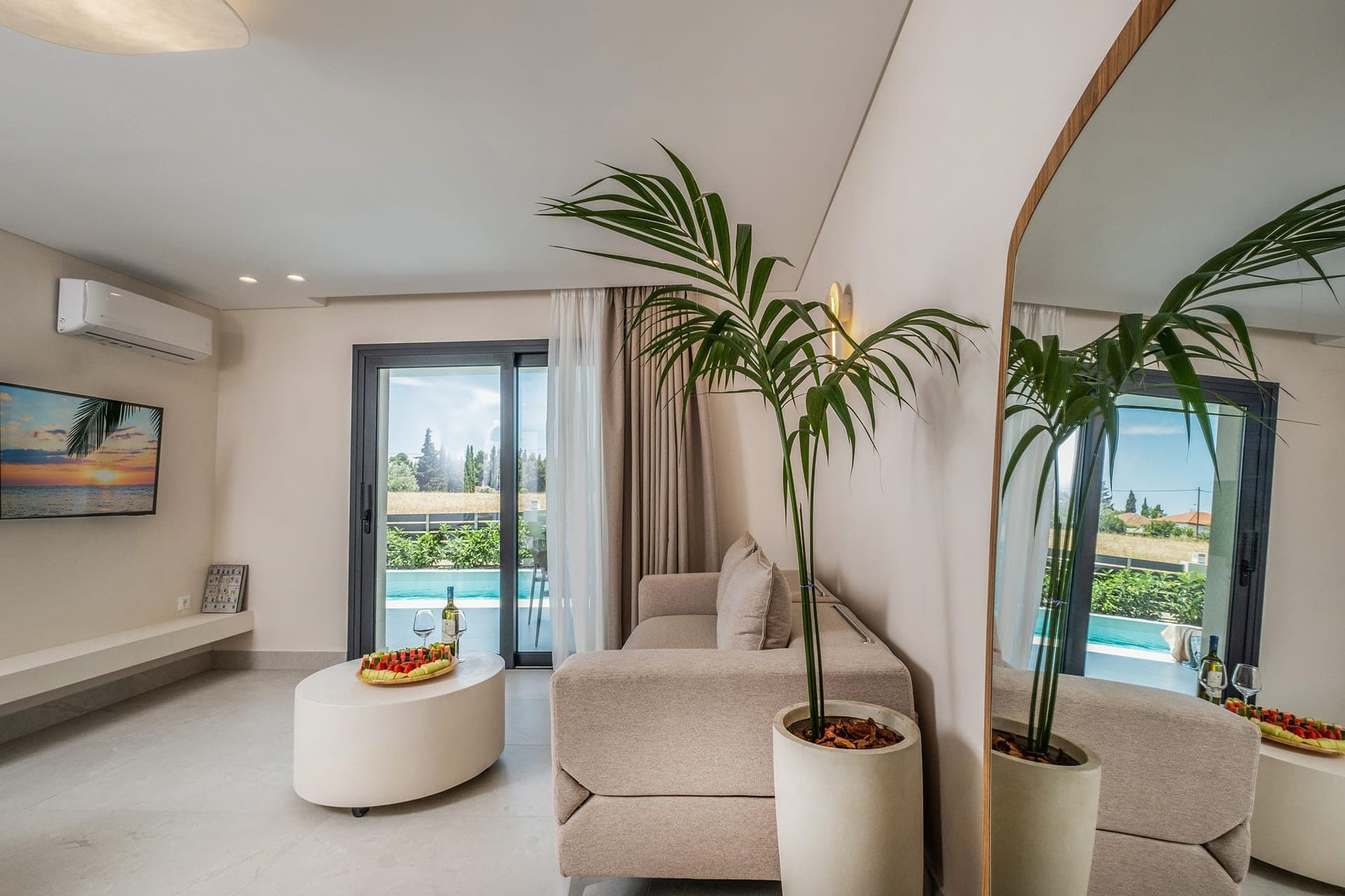 Suite with Private Pool and Partial Sea View, Kallithea – photo 7 of 36