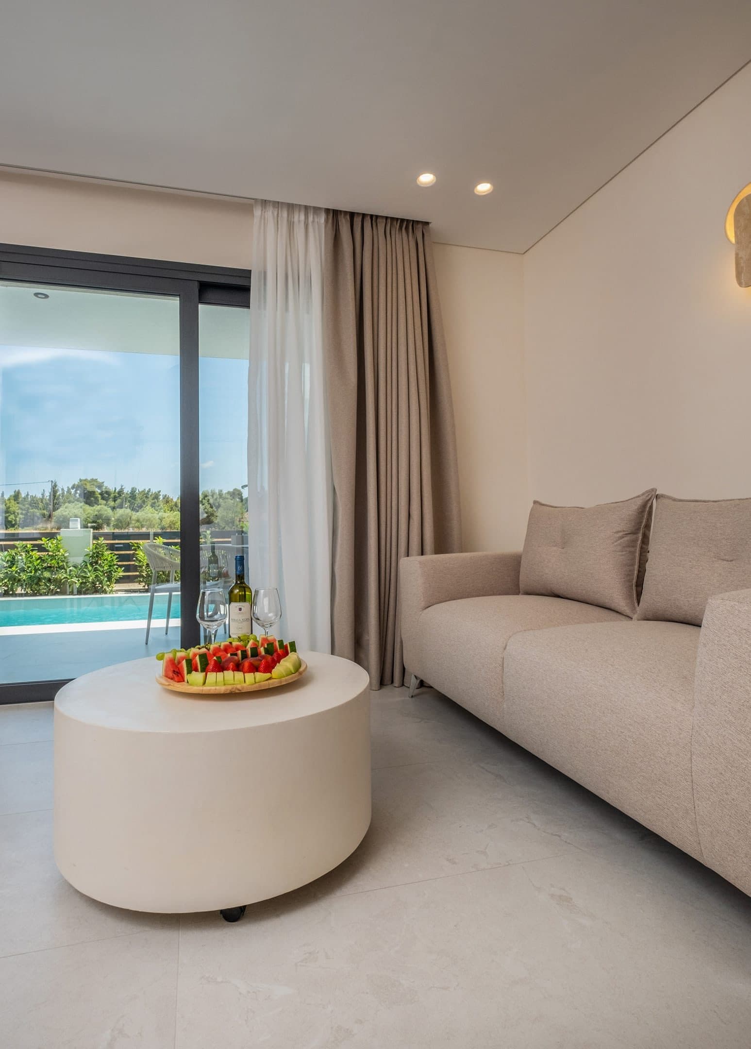 Suite with Private Pool and Partial Sea View, Kallithea – photo 5 of 36